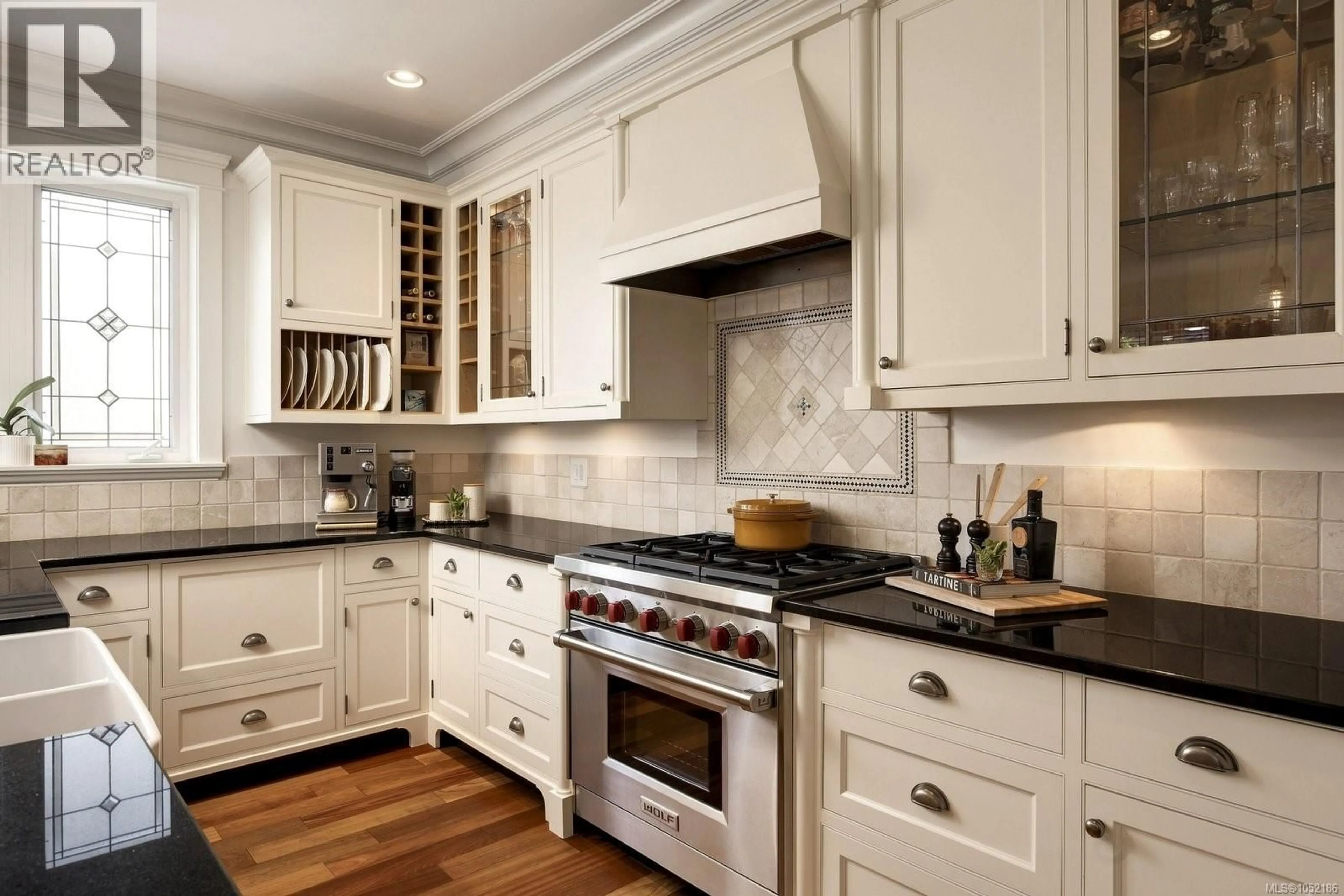Contemporary kitchen, ceramic/tile floor for 1046 DAVIE STREET, Victoria British Columbia V8S4E3