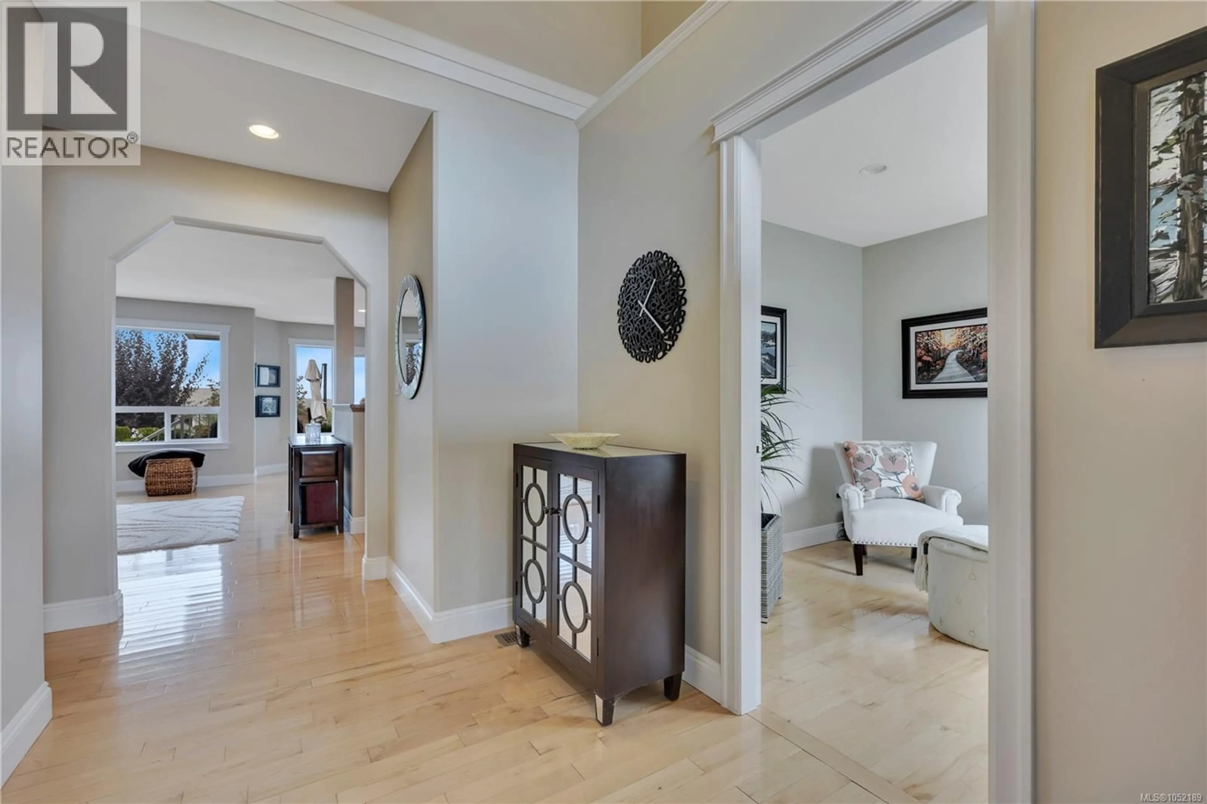 Indoor foyer for 5534 CLIFFSIDE ROAD, Nanaimo British Columbia V9T6R3