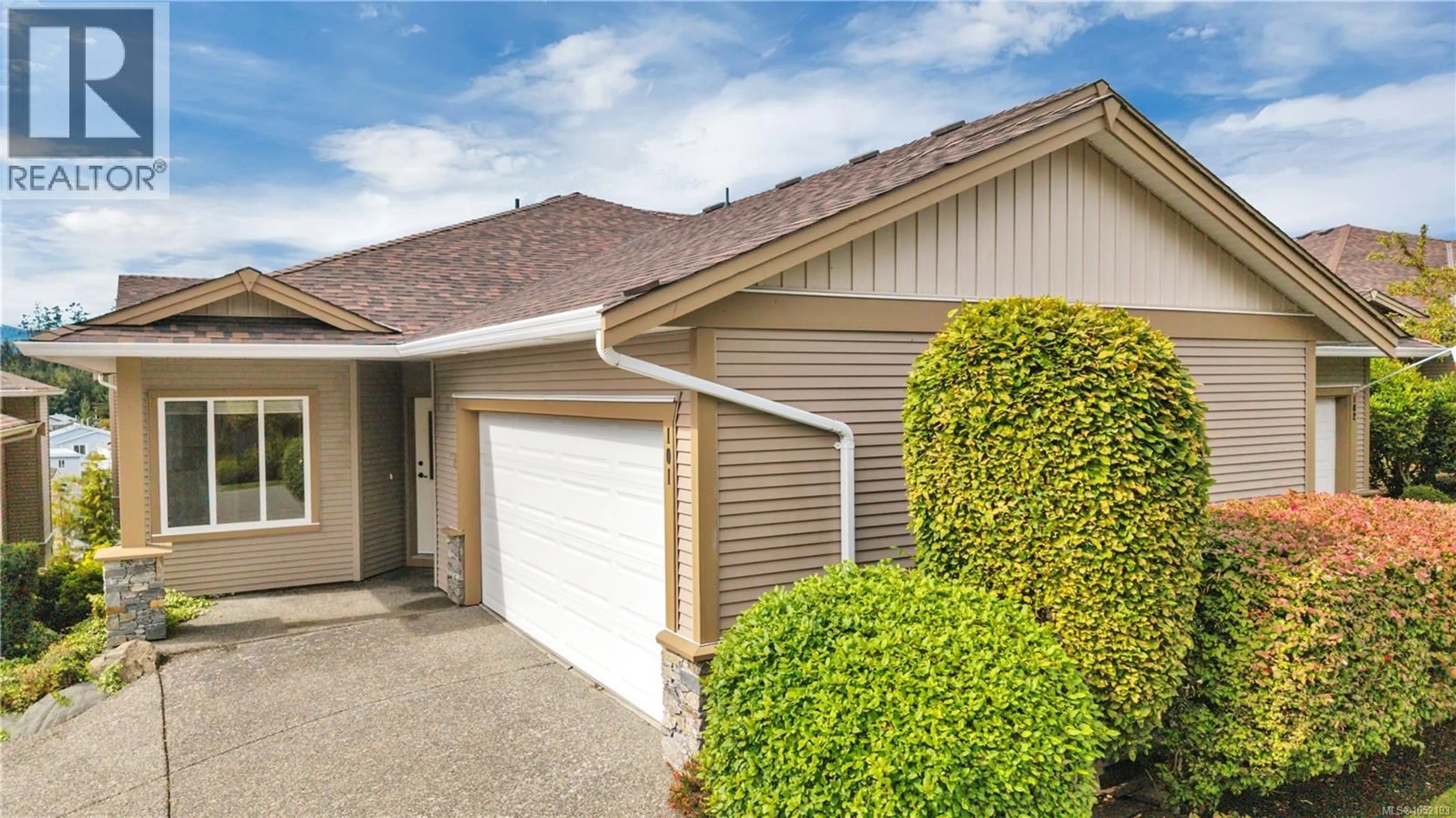 Home with vinyl exterior material, street for 101 - 6245 PLEASANT RIDGE PLACE, Nanaimo British Columbia V9T0B3