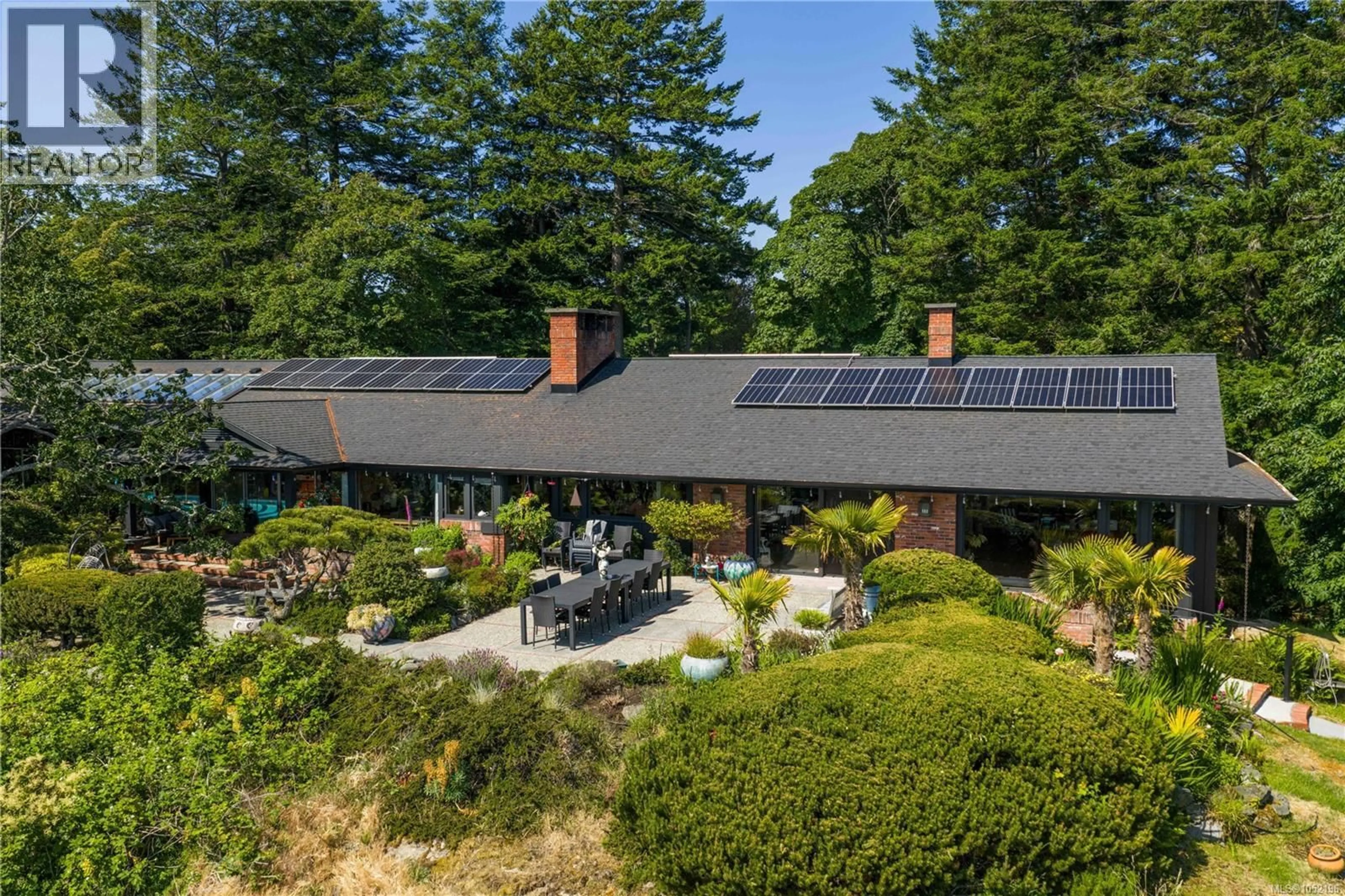 A pic from outside/outdoor area/front of a property/back of a property/a pic from drone, unknown for 1996 FERNDALE ROAD, Saanich British Columbia V8N2Y6