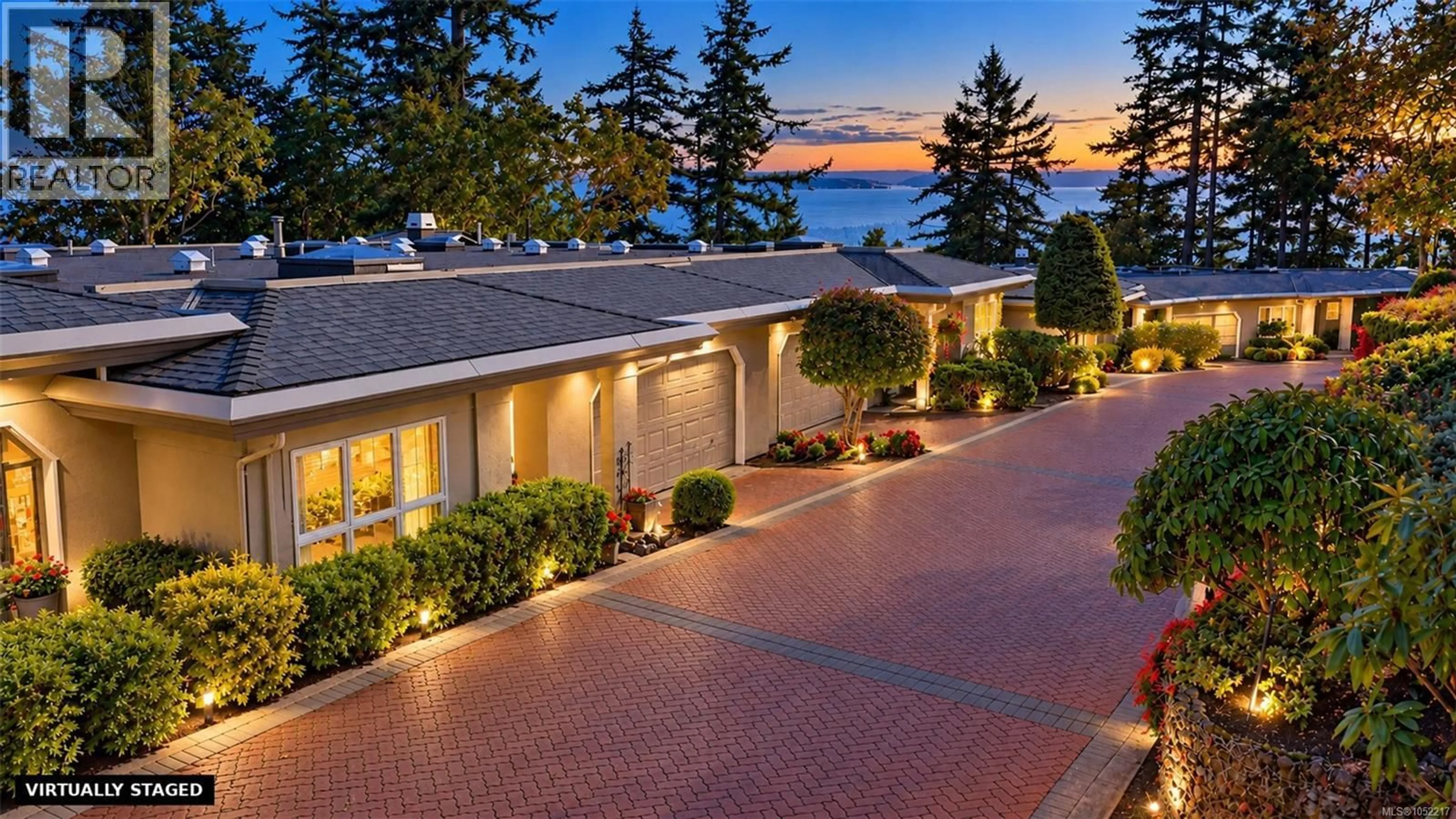 Patio, water/lake/river/ocean view for 10 - 942 BOULDERWOOD RISE, Saanich British Columbia V8Y3H5
