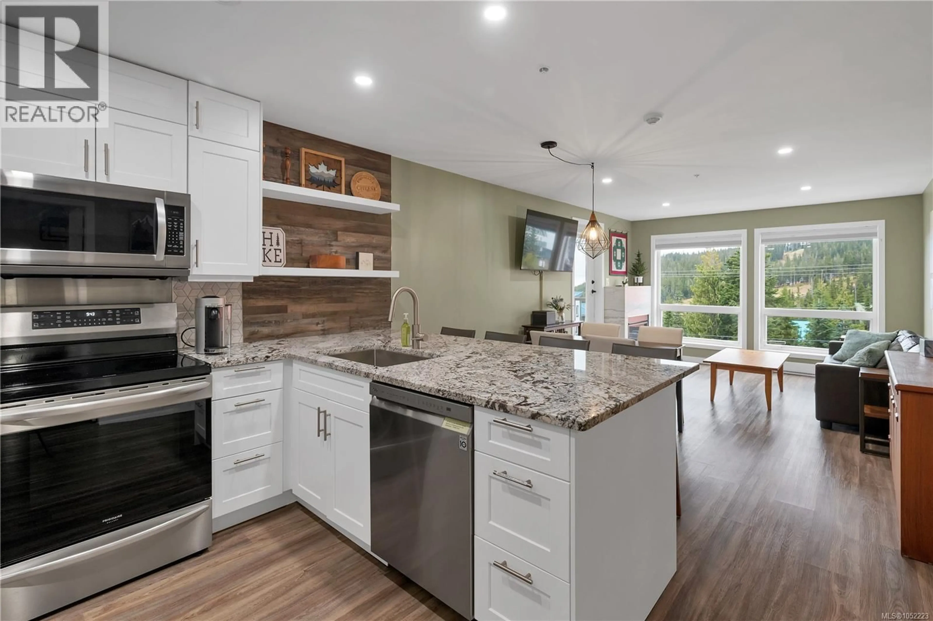 Open concept kitchen, unknown for 506 - 1201 HENRY ROAD, Courtenay British Columbia V9J1L0