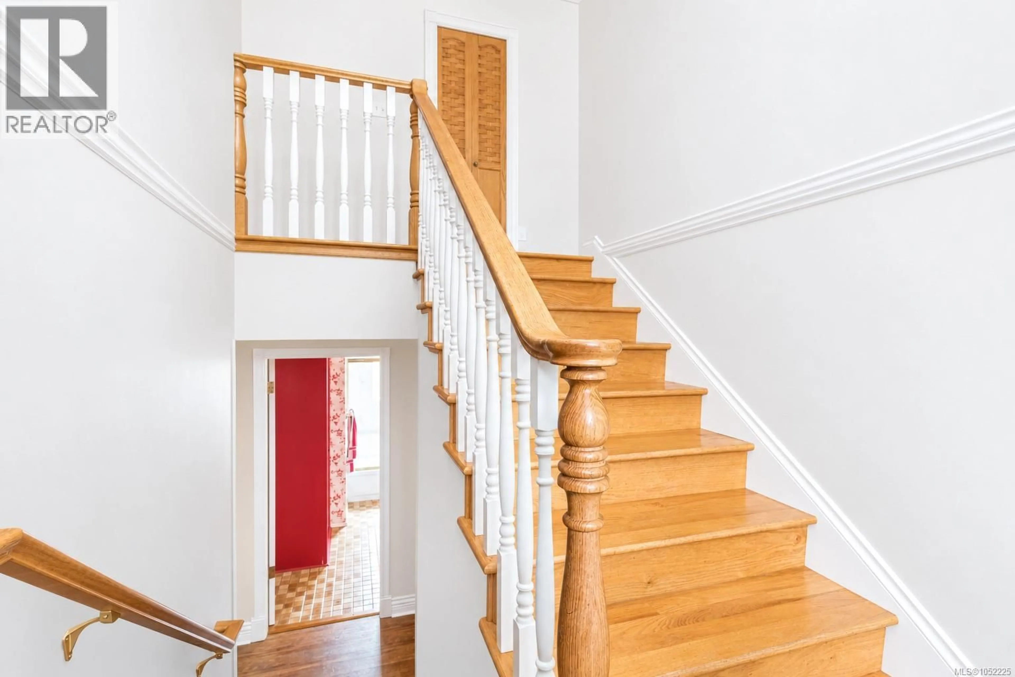Stairs for 9723 ARDMORE DRIVE, North Saanich British Columbia V8L5H5