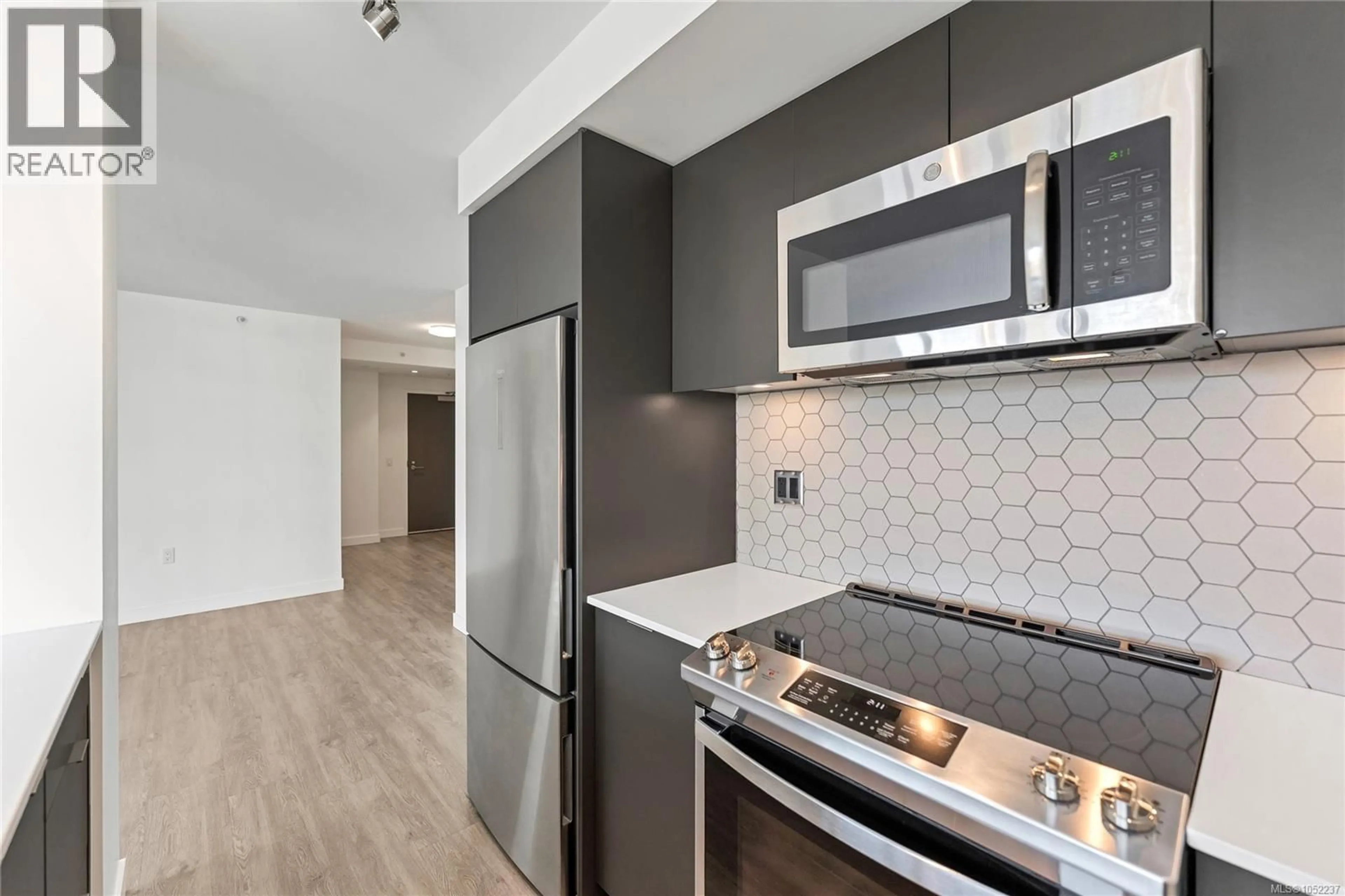 Standard kitchen, unknown for 608 - 845 JOHNSON STREET, Victoria British Columbia V8W0G3