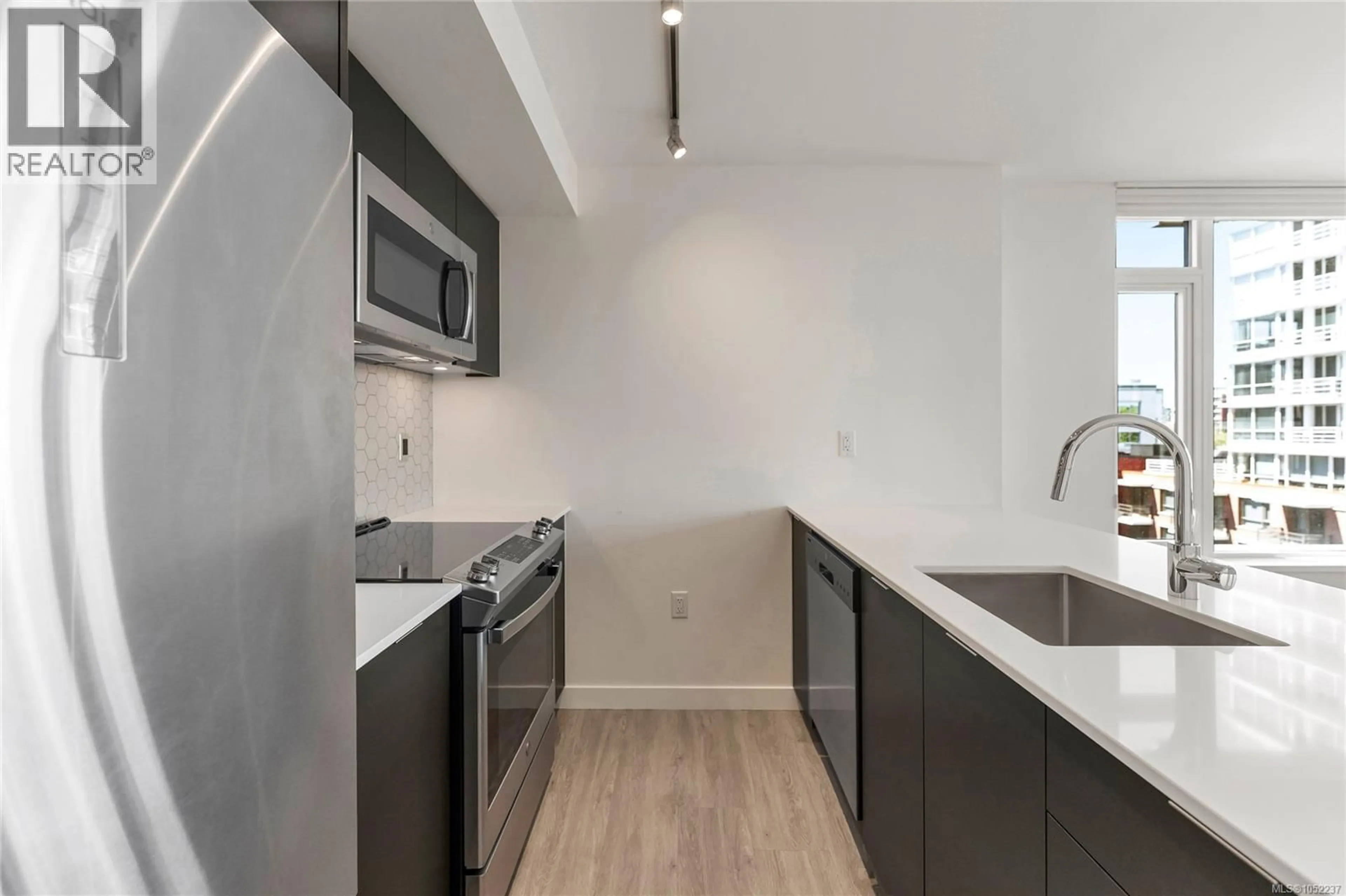 Standard kitchen, unknown for 608 - 845 JOHNSON STREET, Victoria British Columbia V8W0G3