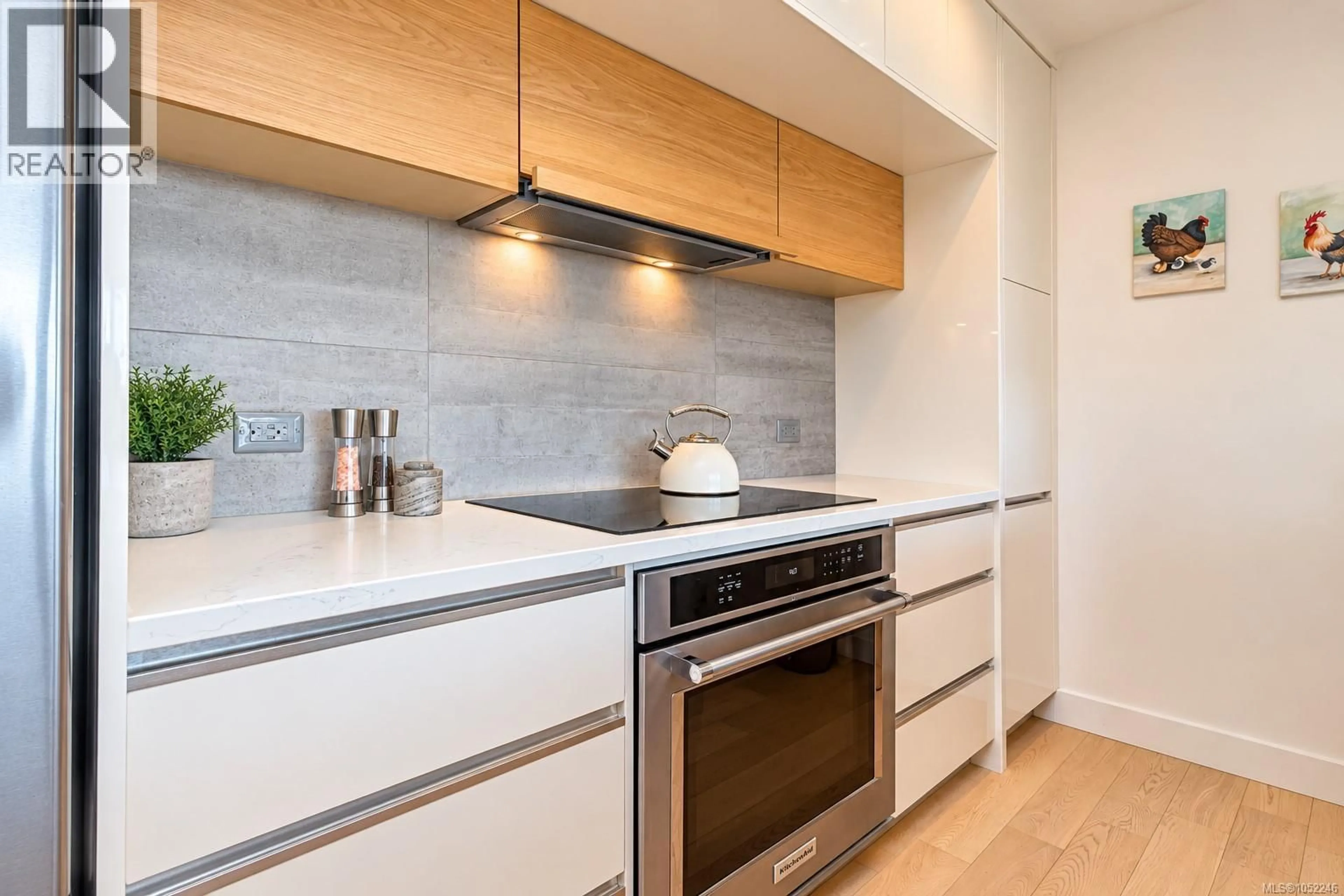 Contemporary kitchen, unknown for 1413 - 989 JOHNSON STREET, Victoria British Columbia V8V0E3