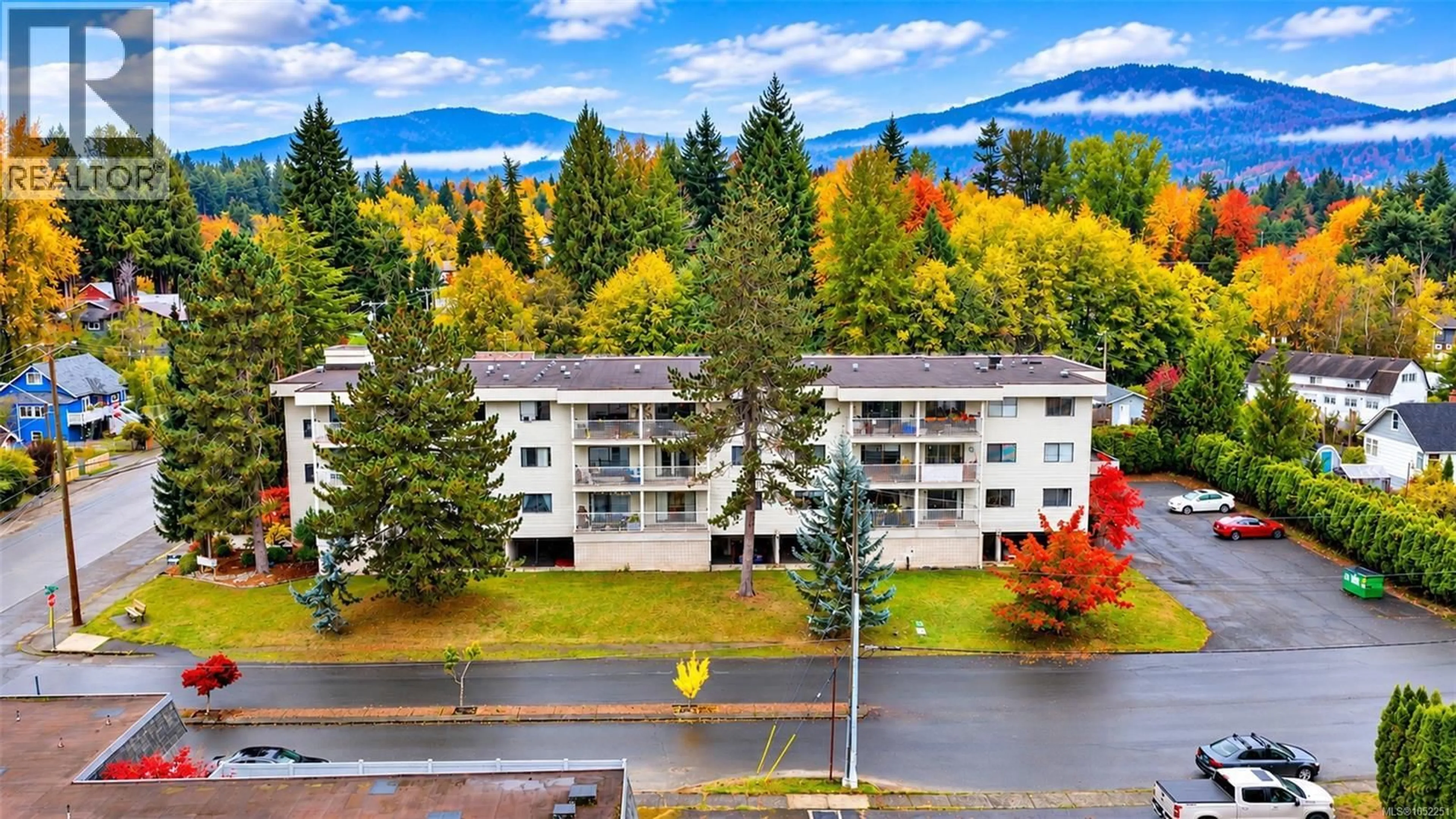 A pic from outside/outdoor area/front of a property/back of a property/a pic from drone, mountain view for 309 - 18 KING GEORGE STREET, Lake Cowichan British Columbia V0R2G0