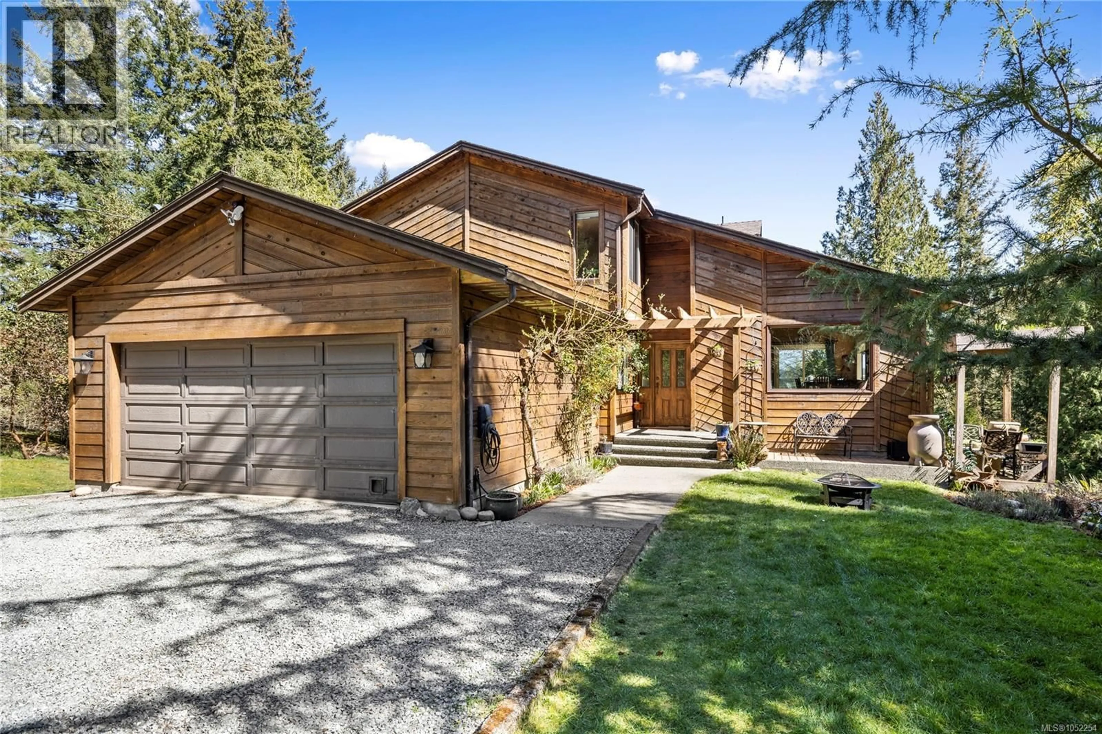 Home with vinyl exterior material, street for 13361 PROSPECT DRIVE, Ladysmith British Columbia V9G1G9