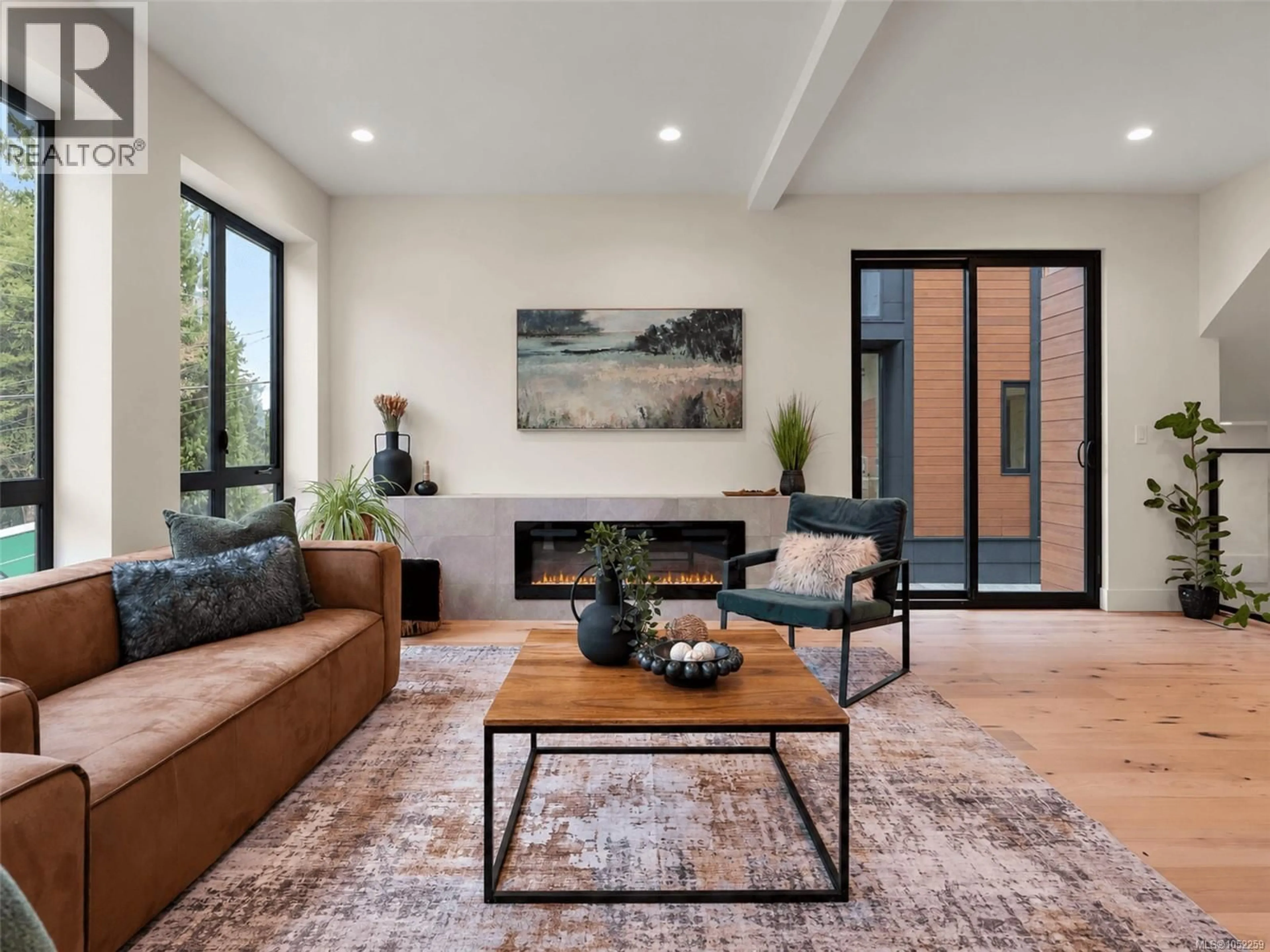 Living room with furniture, unknown for 2 - 2215 GREENLANDS ROAD, Saanich British Columbia V8N1T6