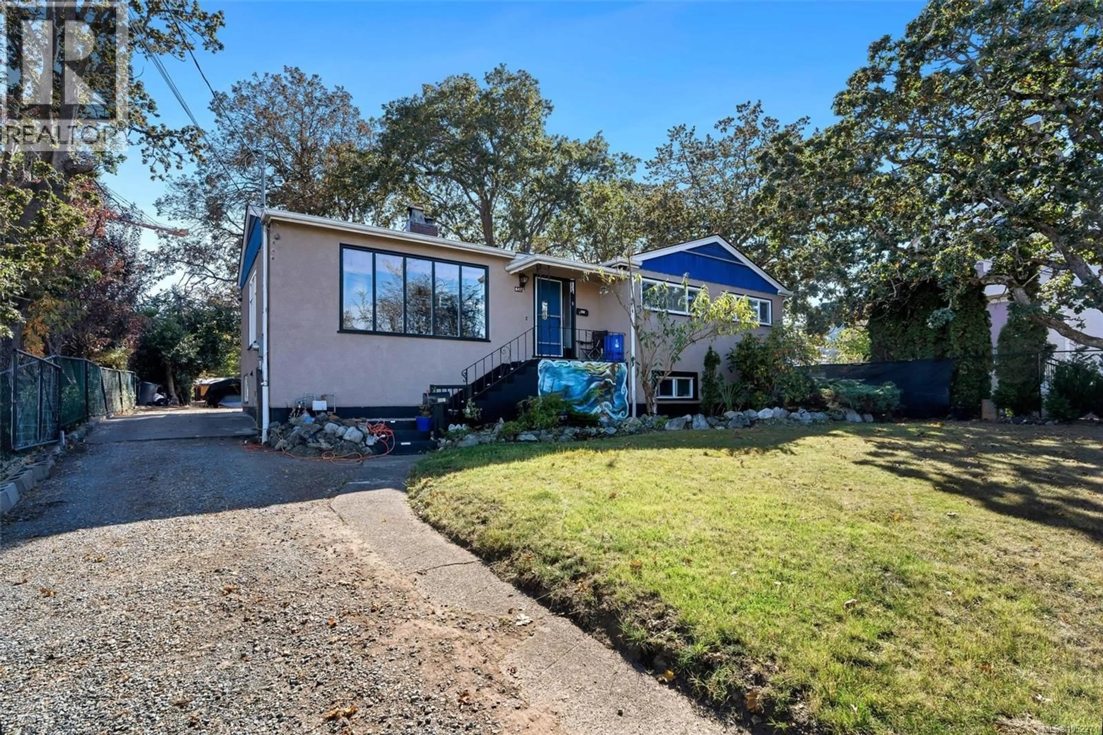 Unknown for 847 OLD ESQUIMALT ROAD, Esquimalt British Columbia V9A4W9