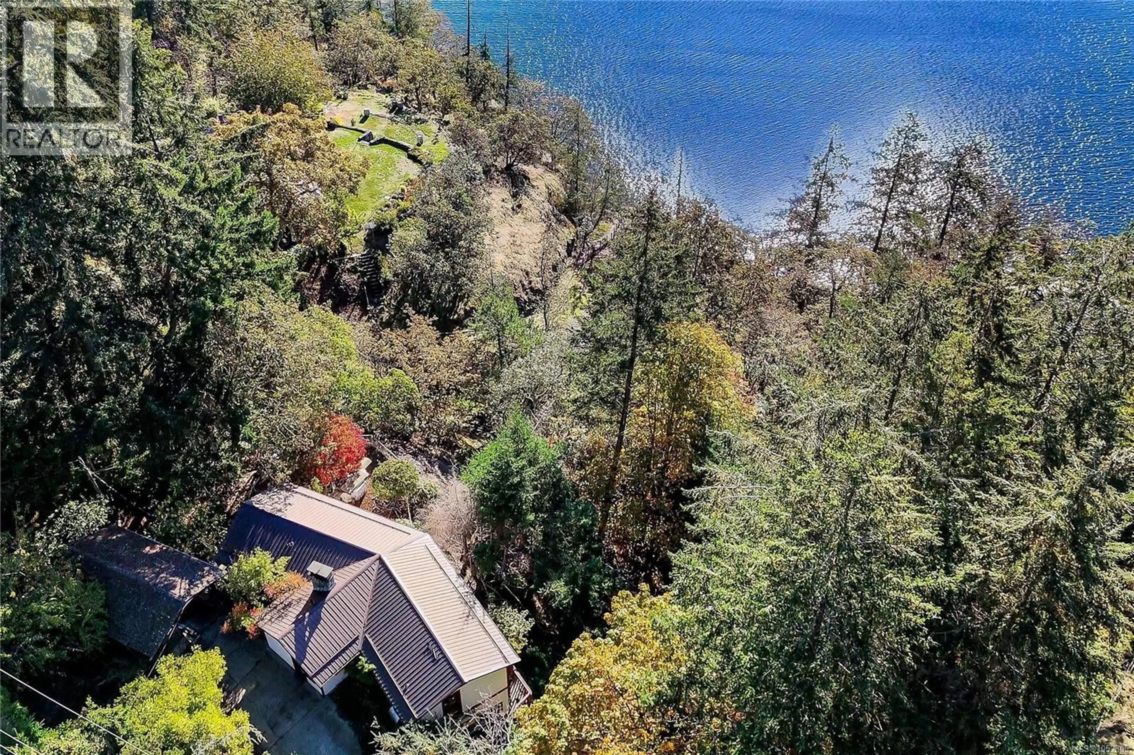 A pic from outside/outdoor area/front of a property/back of a property/a pic from drone, water/lake/river/ocean view for 550 ARBUTUS AVENUE, Duncan British Columbia V9L5X6
