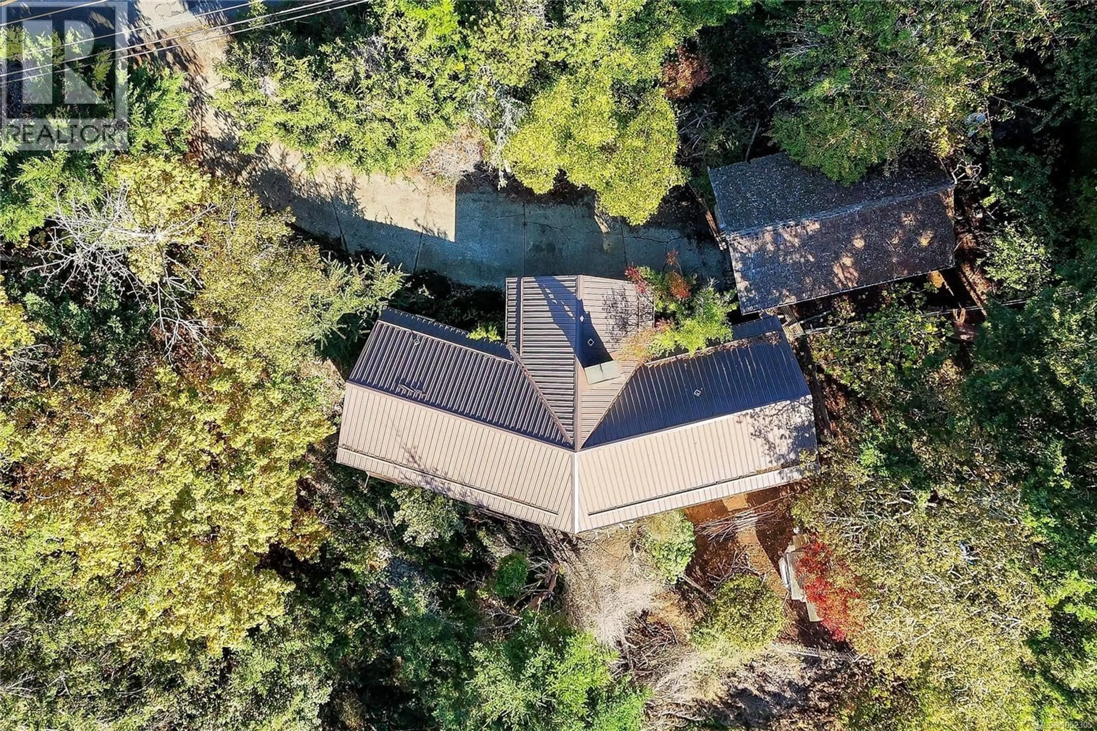 A pic from outside/outdoor area/front of a property/back of a property/a pic from drone, street for 550 ARBUTUS AVENUE, Duncan British Columbia V9L5X6
