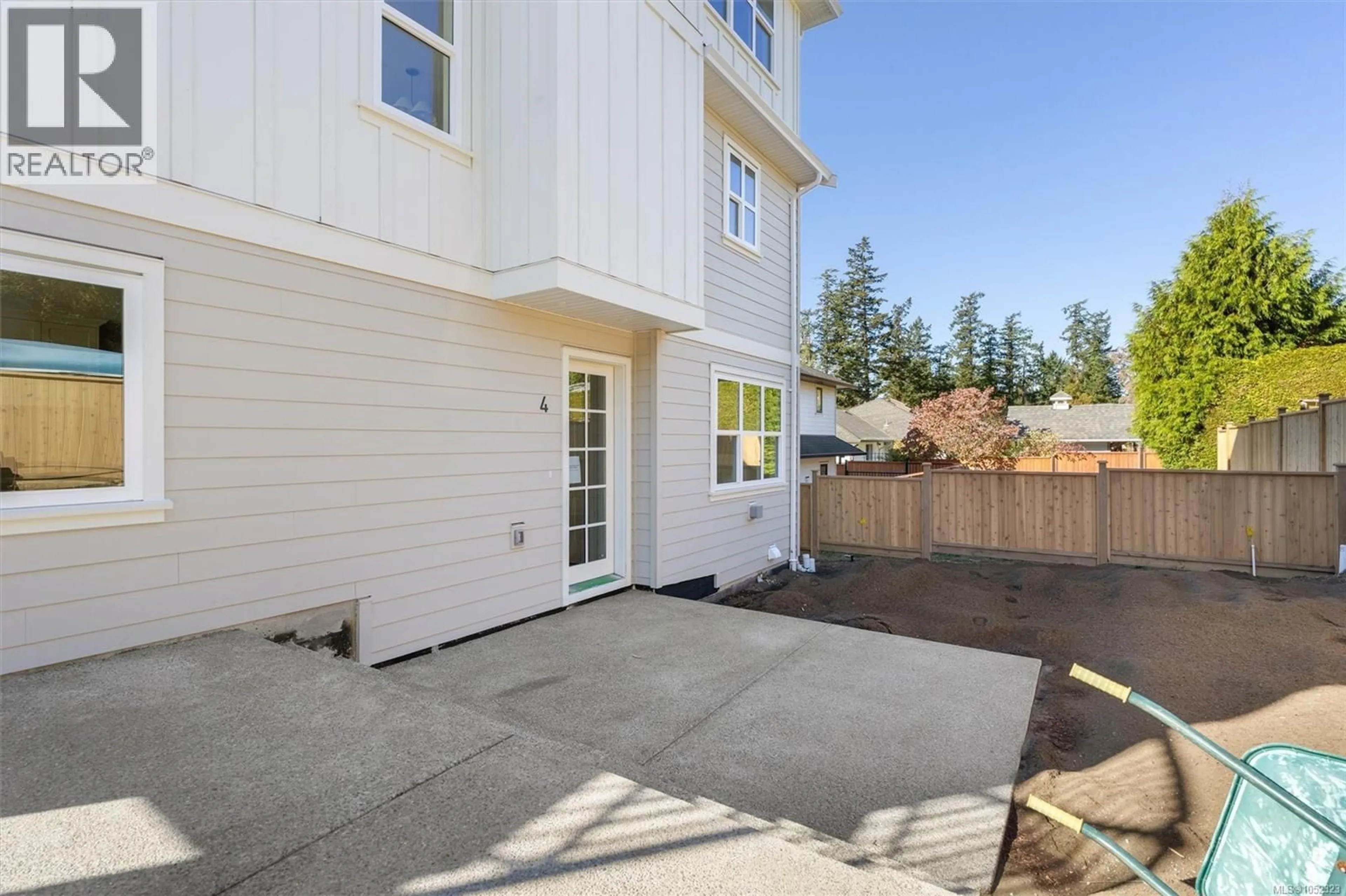 Patio, street for 4 - 768 LINDSAY STREET, Saanich British Columbia V8Z3E1