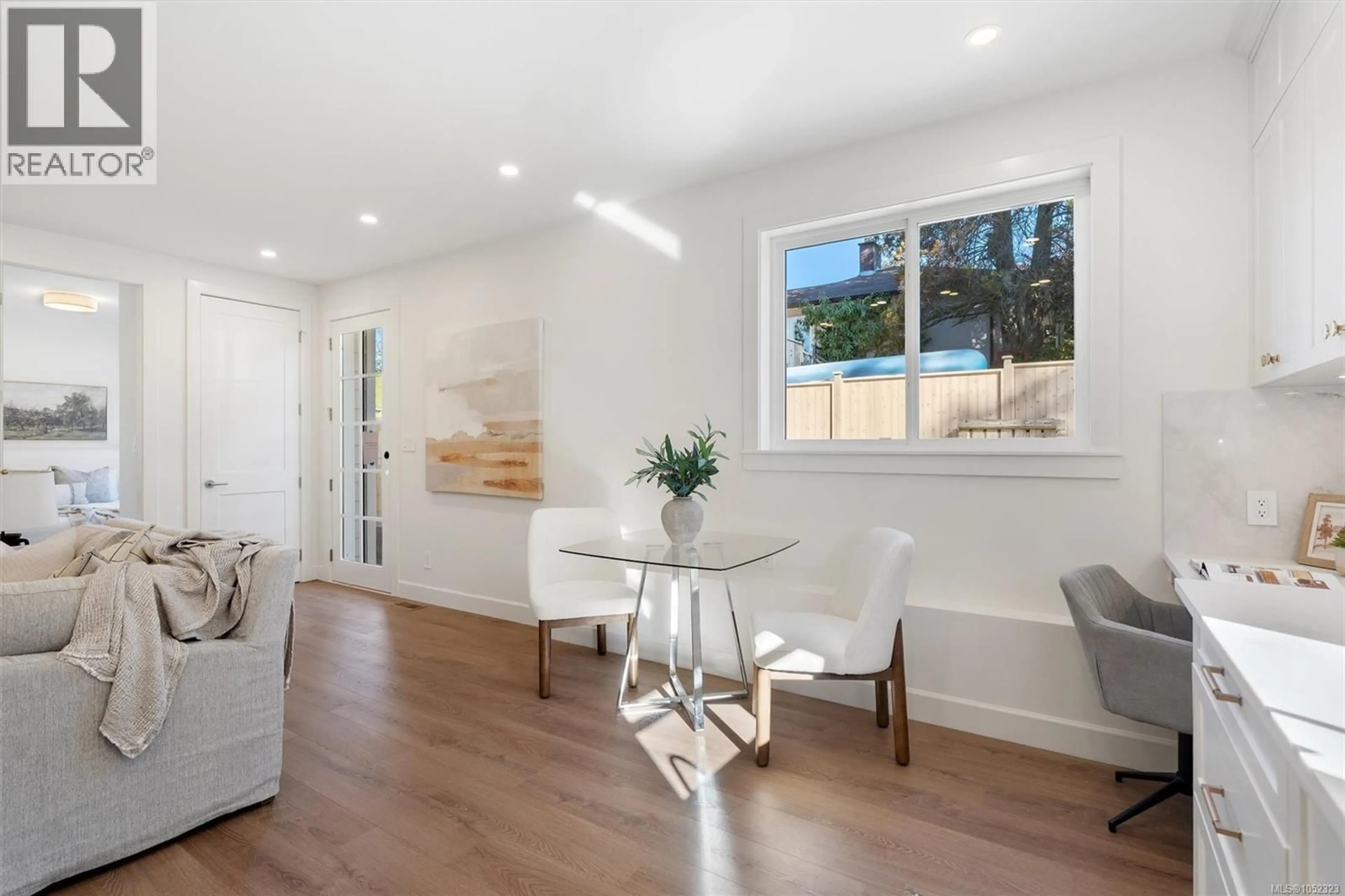 Unknown for 4 - 768 LINDSAY STREET, Saanich British Columbia V8Z3E1
