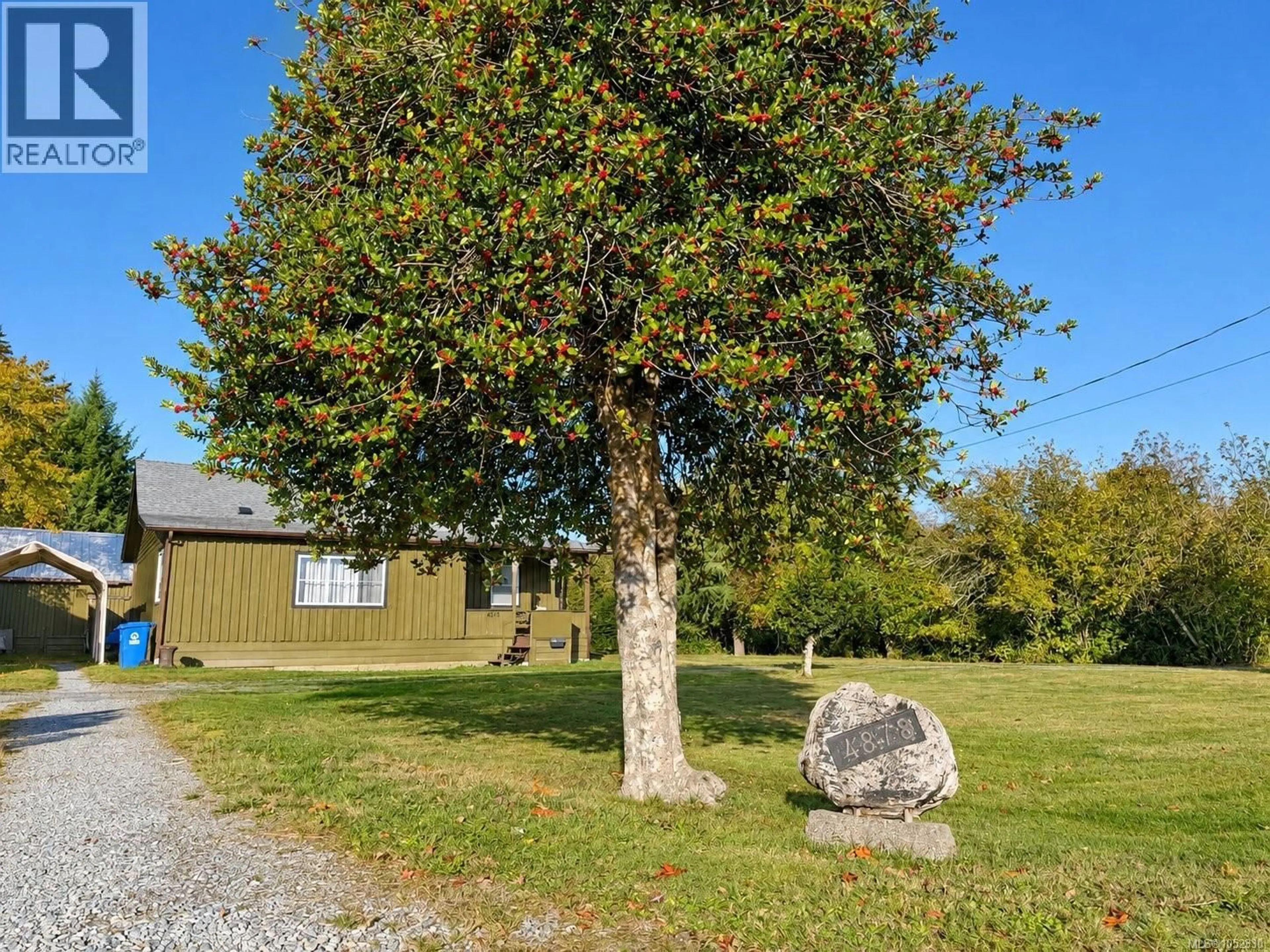 A pic from outside/outdoor area/front of a property/back of a property/a pic from drone, unknown for 4878 JOSEPHINE STREET, Port Alberni British Columbia V9Y7G8
