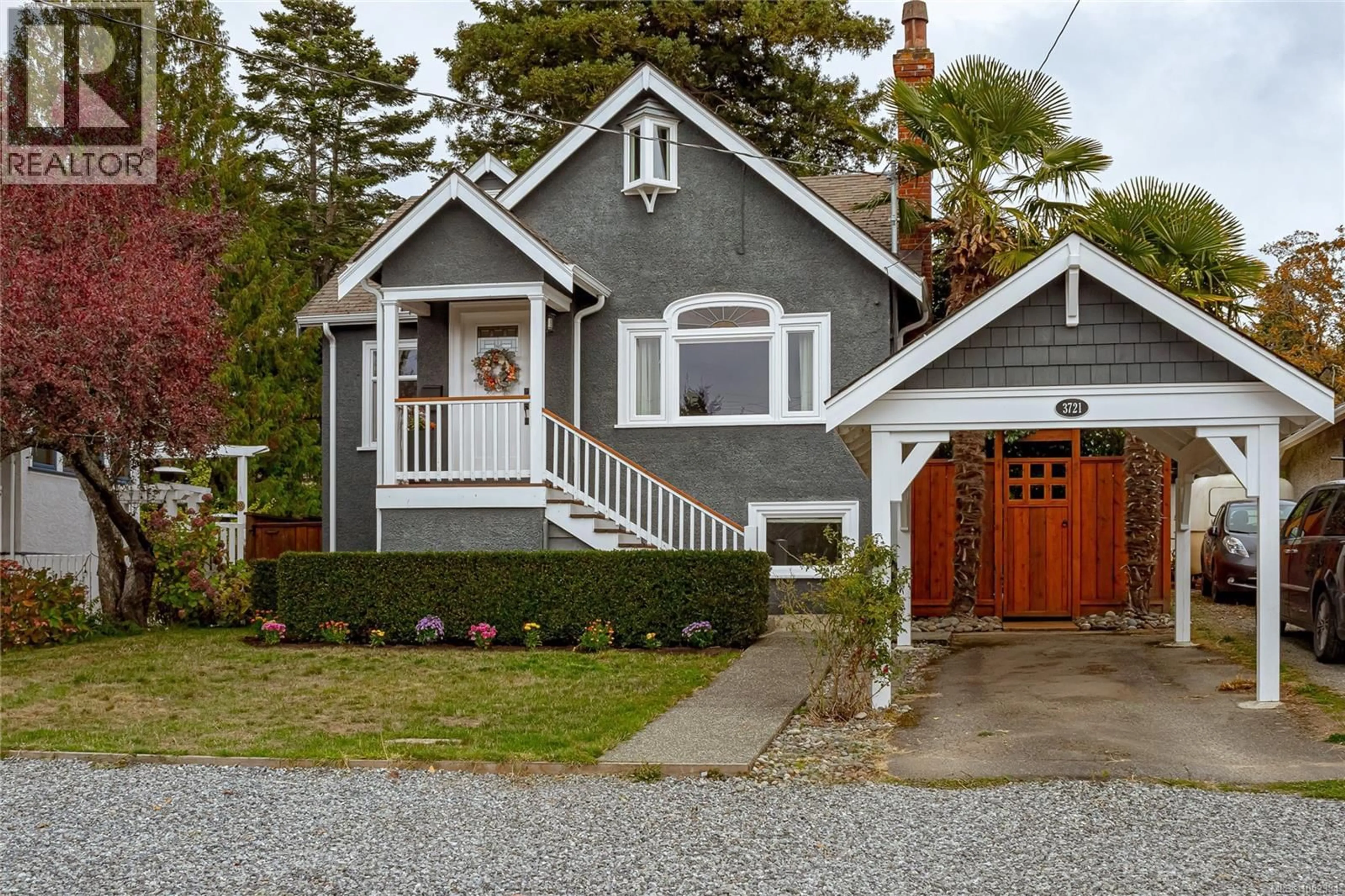 Home with vinyl exterior material, street for 3721 CRAIGMILLAR AVENUE, Saanich British Columbia V8P3H2