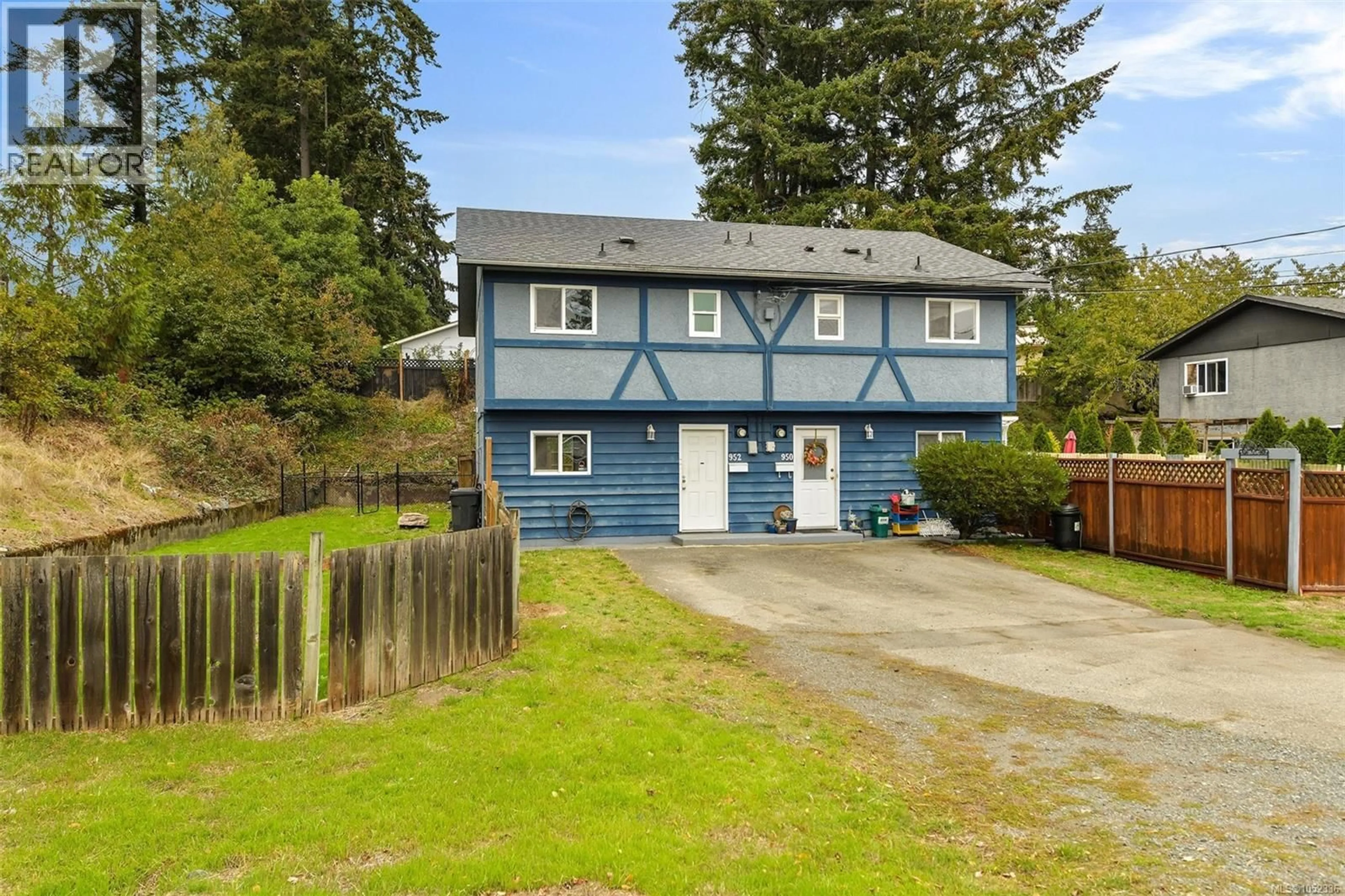 Home with vinyl exterior material, street for 952 GLEN WILLOW PLACE, Langford British Columbia V9B4V9