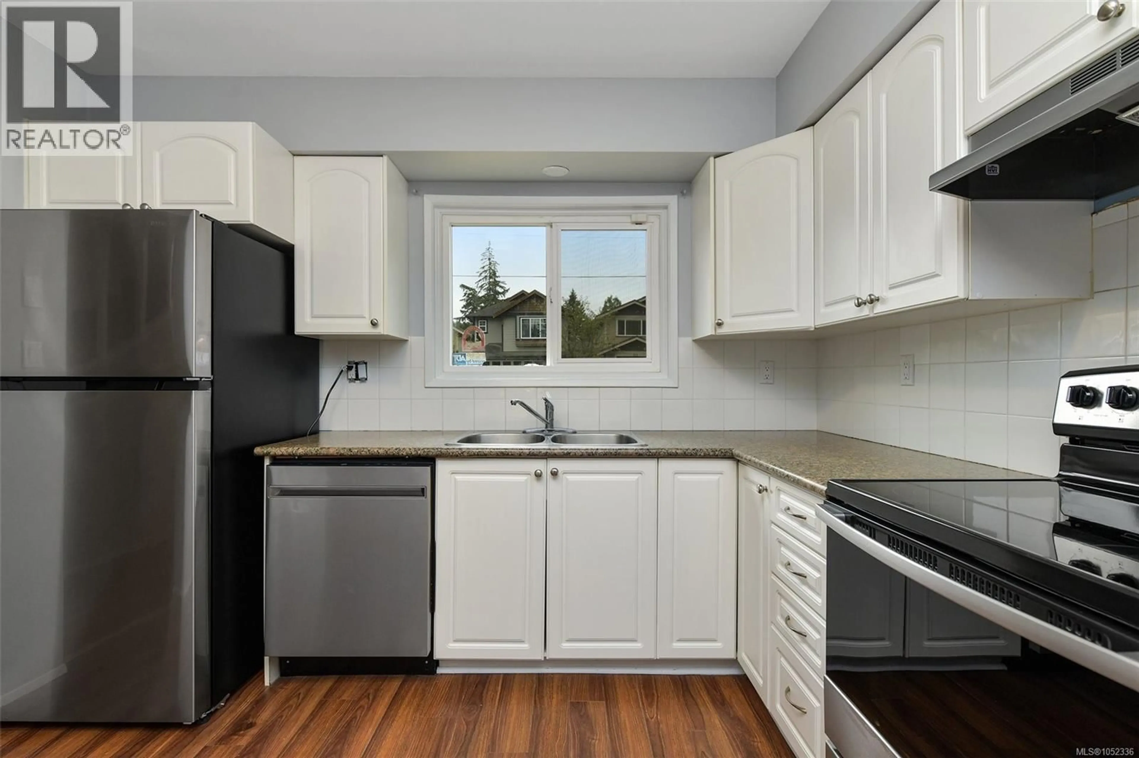 Standard kitchen, unknown for 952 GLEN WILLOW PLACE, Langford British Columbia V9B4V9