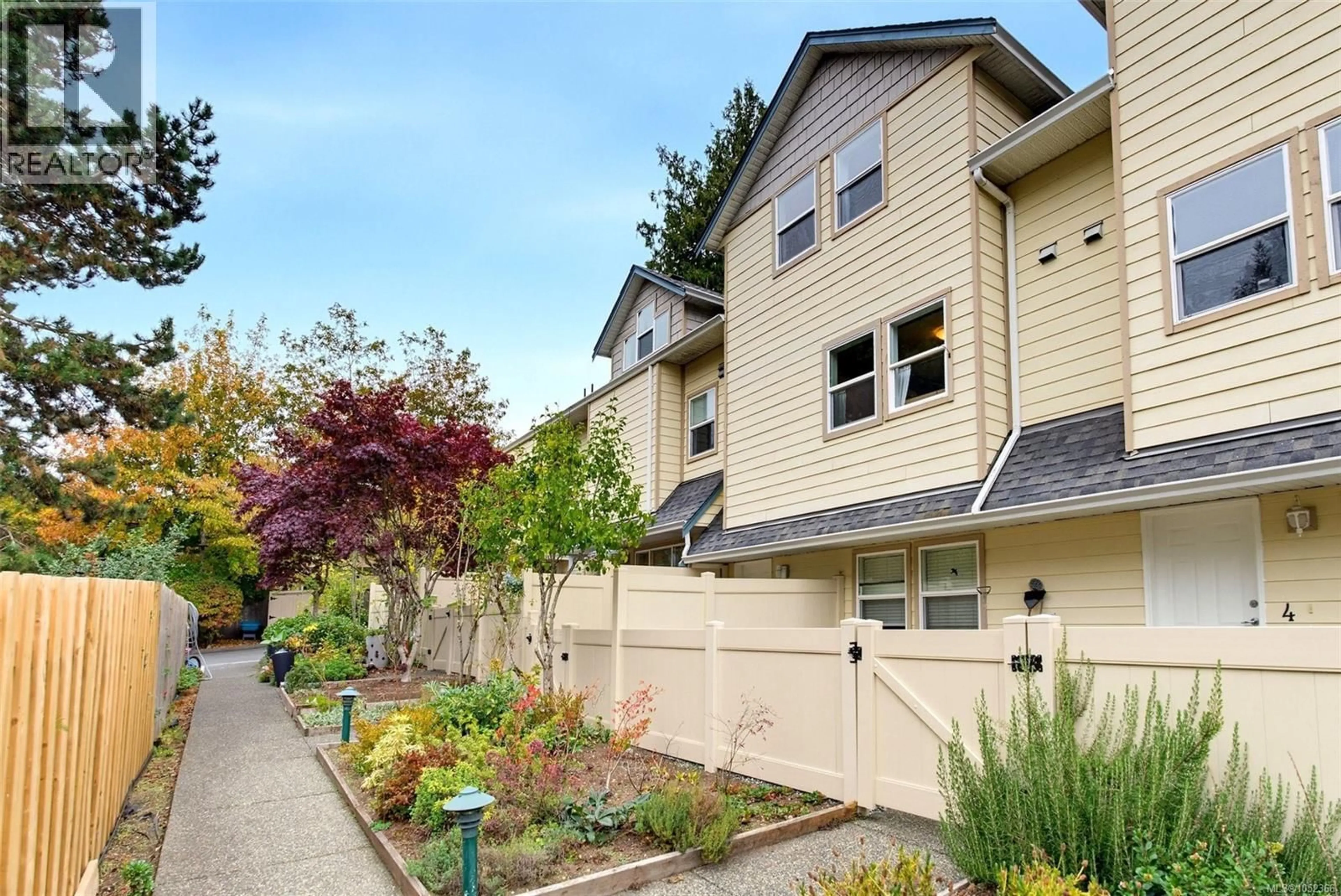 Home with vinyl exterior material, street for 3 - 1953 LISNOE AVENUE, Central Saanich British Columbia V8M2J9