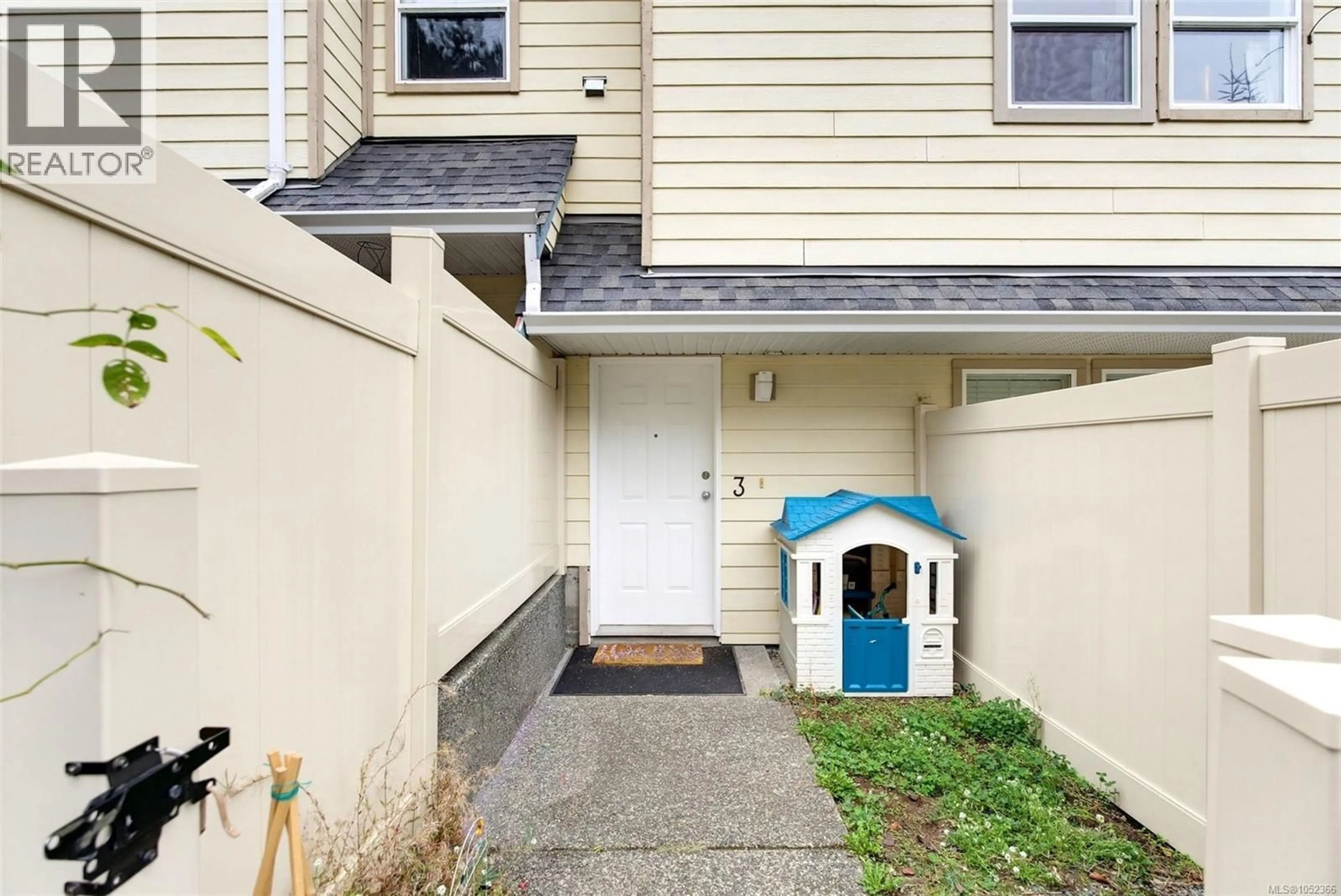 Unknown for 3 - 1953 LISNOE AVENUE, Central Saanich British Columbia V8M2J9