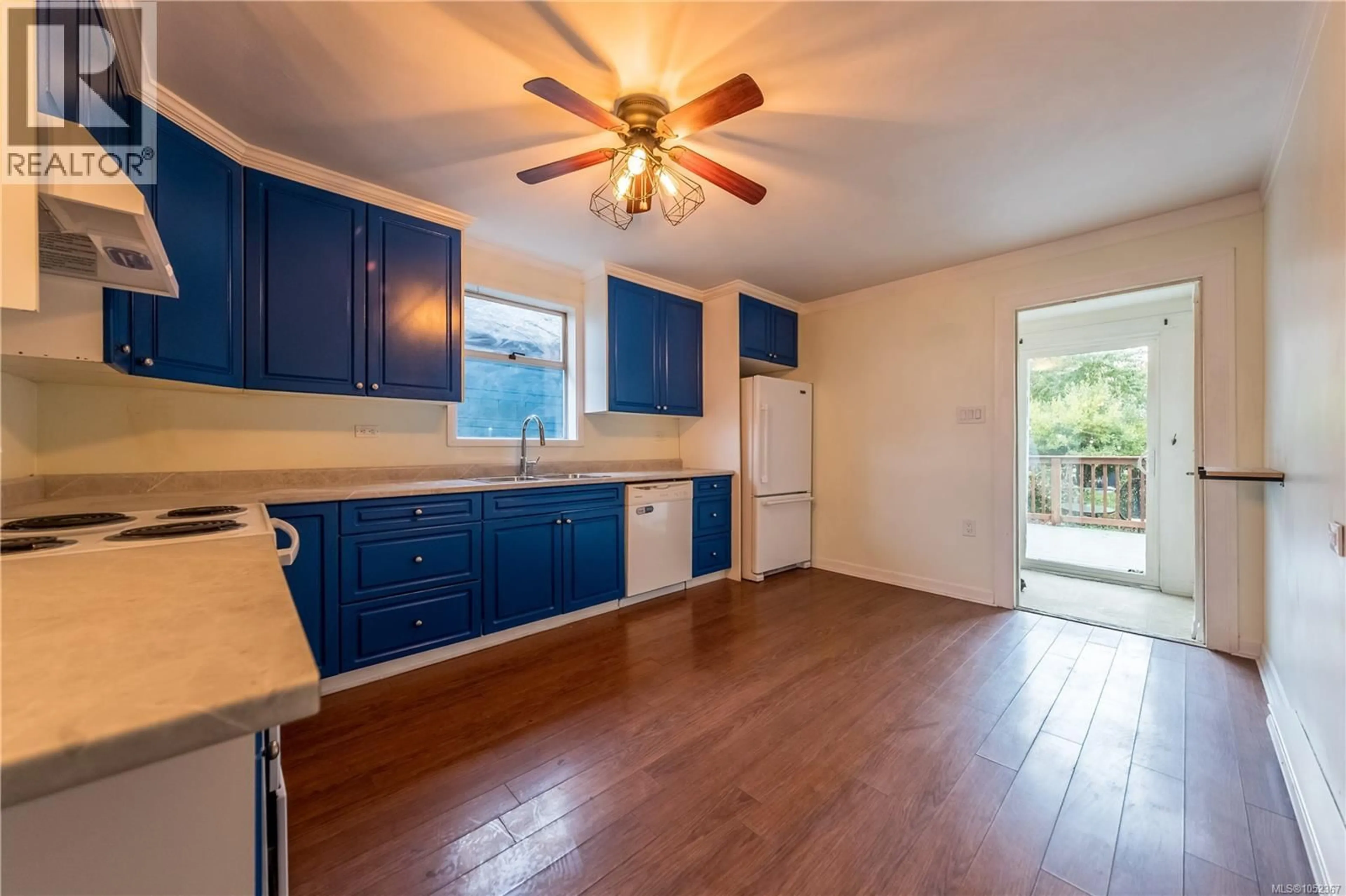 Open concept kitchen, unknown for 40 IRWIN STREET, Nanaimo British Columbia V9R4X1