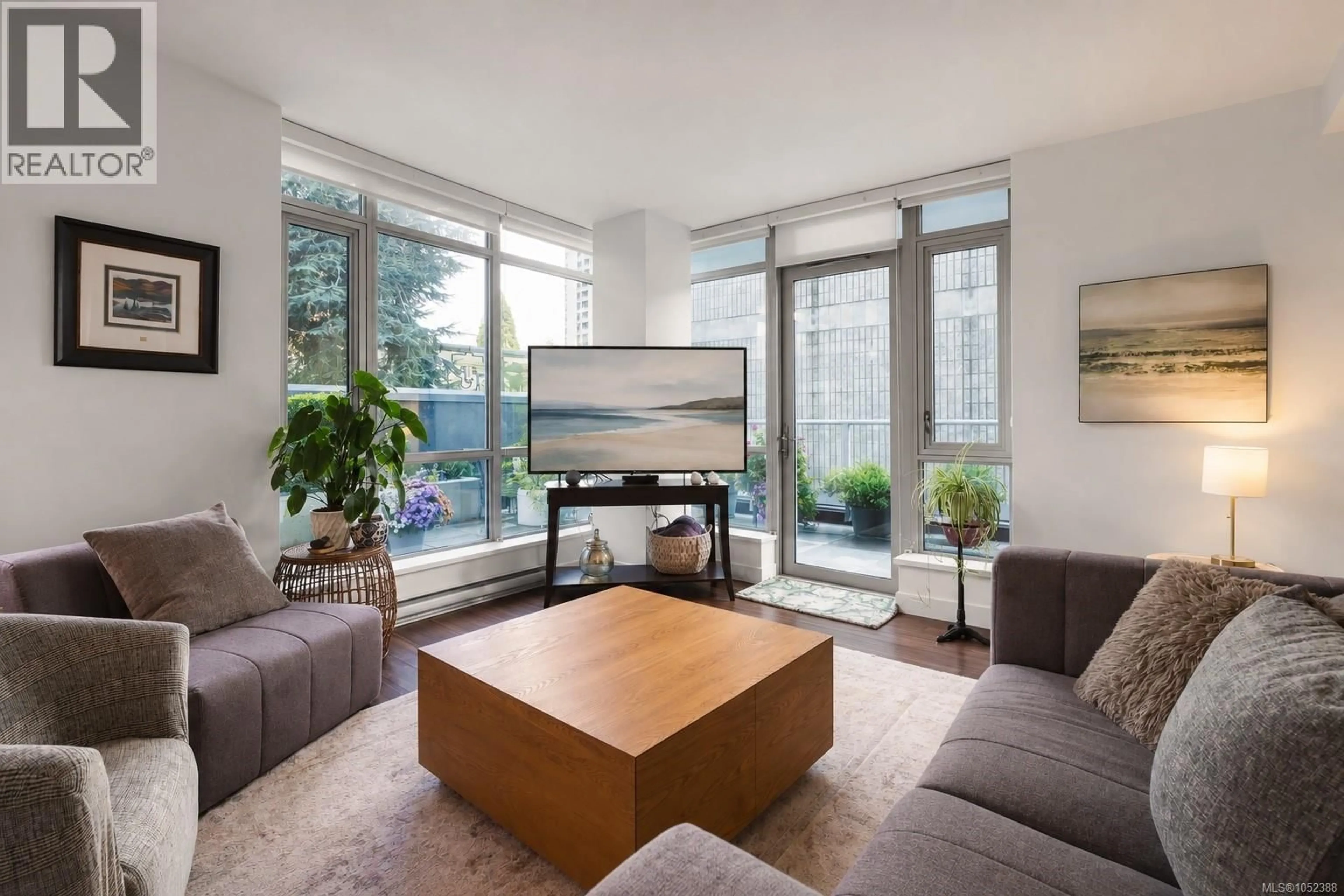 Living room with furniture, unknown for 204 - 838 BROUGHTON STREET, Victoria British Columbia V8W1E4