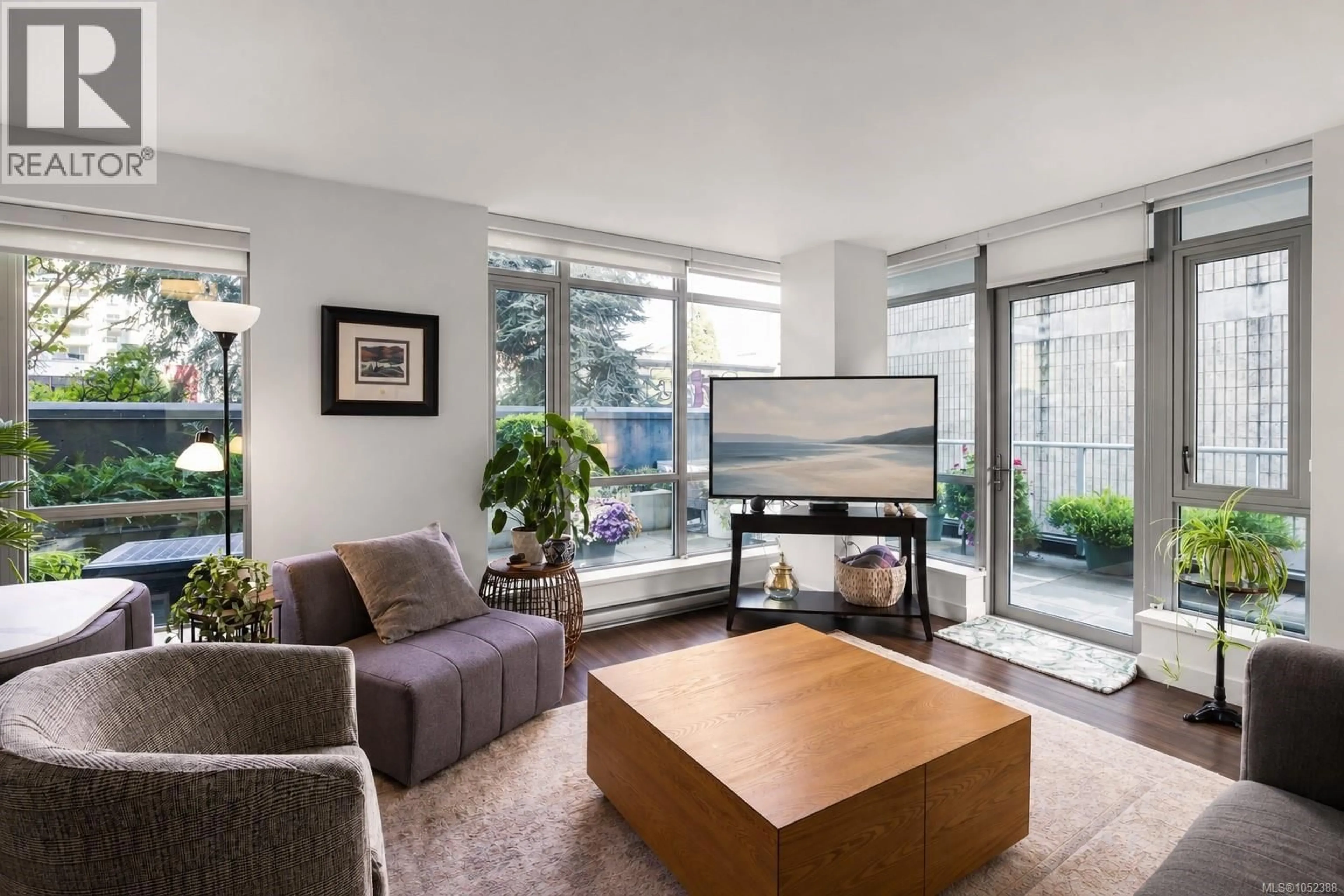 Living room with furniture, unknown for 204 - 838 BROUGHTON STREET, Victoria British Columbia V8W1E4