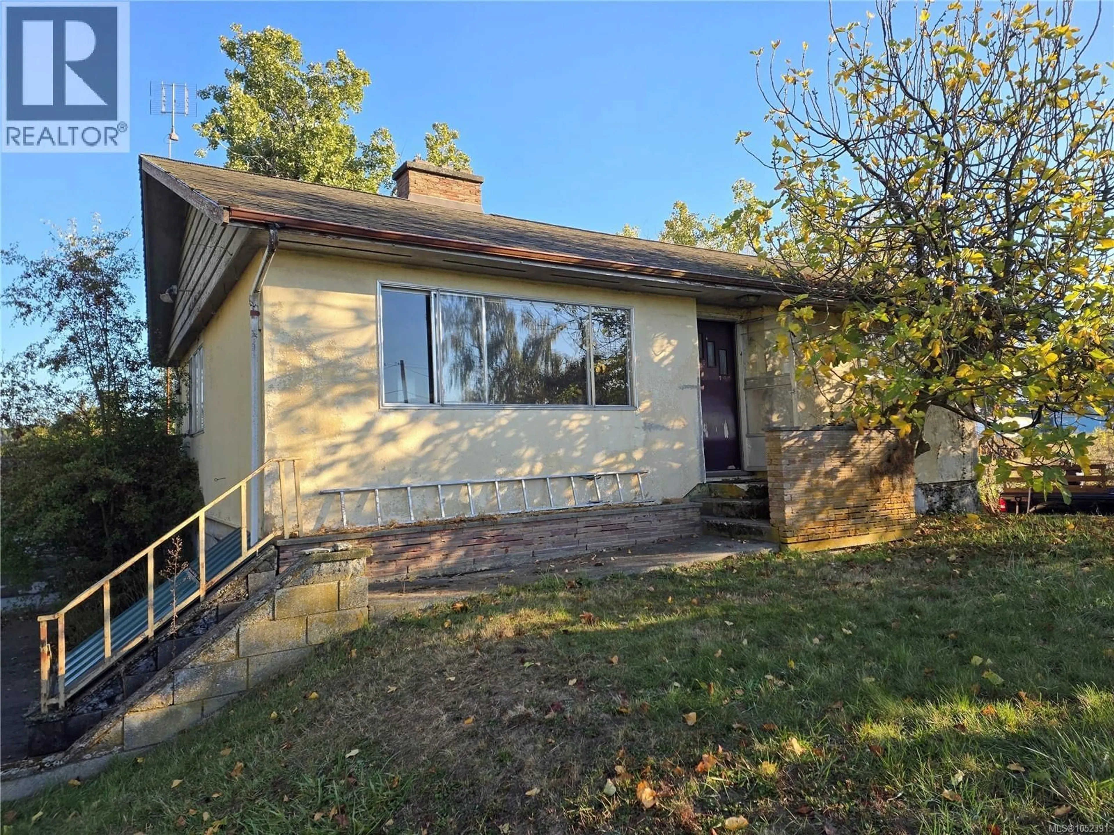 A pic from outside/outdoor area/front of a property/back of a property/a pic from drone, street for 2766 ISLAND VIEW ROAD, Central Saanich British Columbia V0S1M0