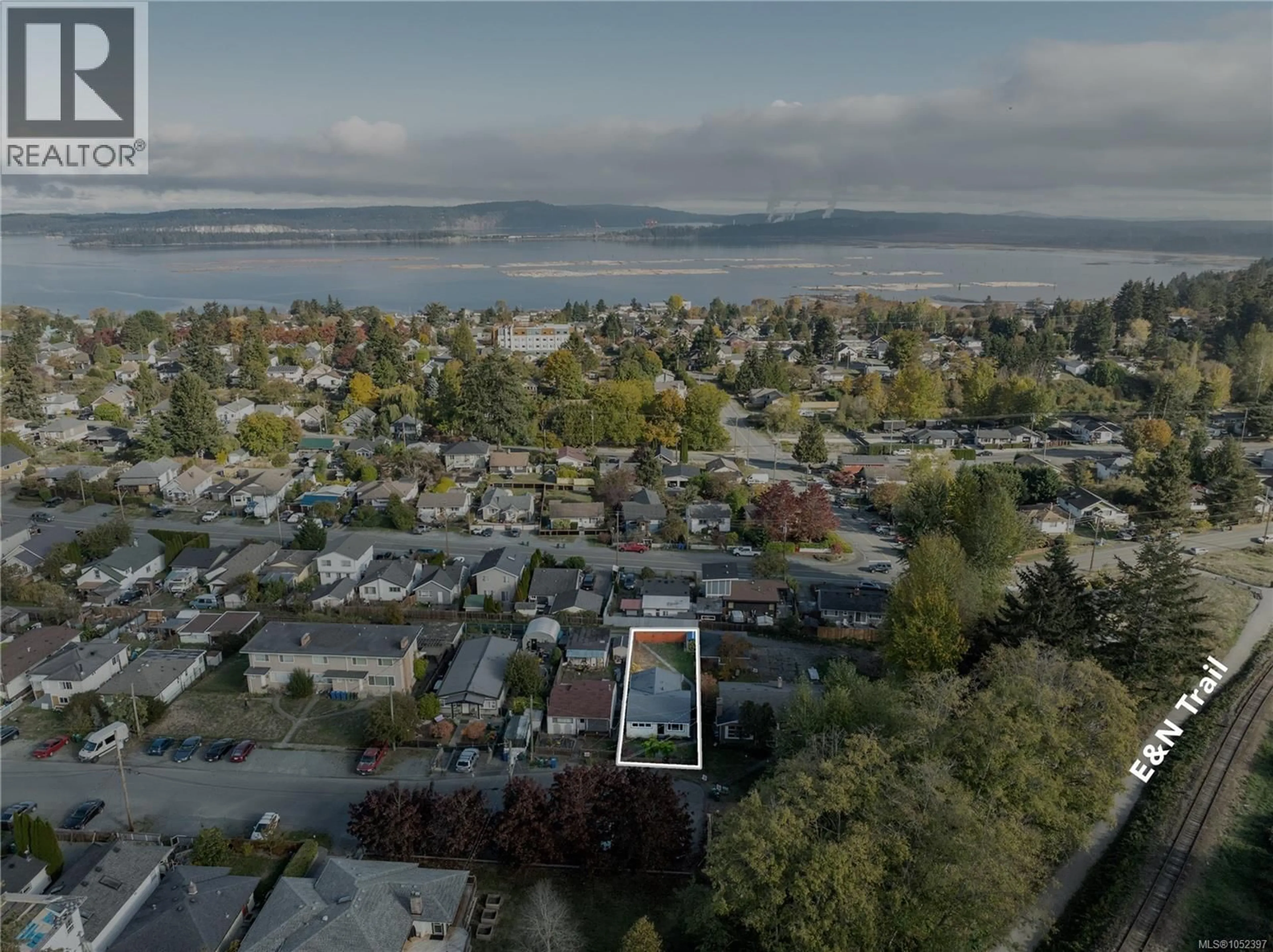 A pic from outside/outdoor area/front of a property/back of a property/a pic from drone, unknown for 243 PRINCESS STREET, Nanaimo British Columbia V9R4M8