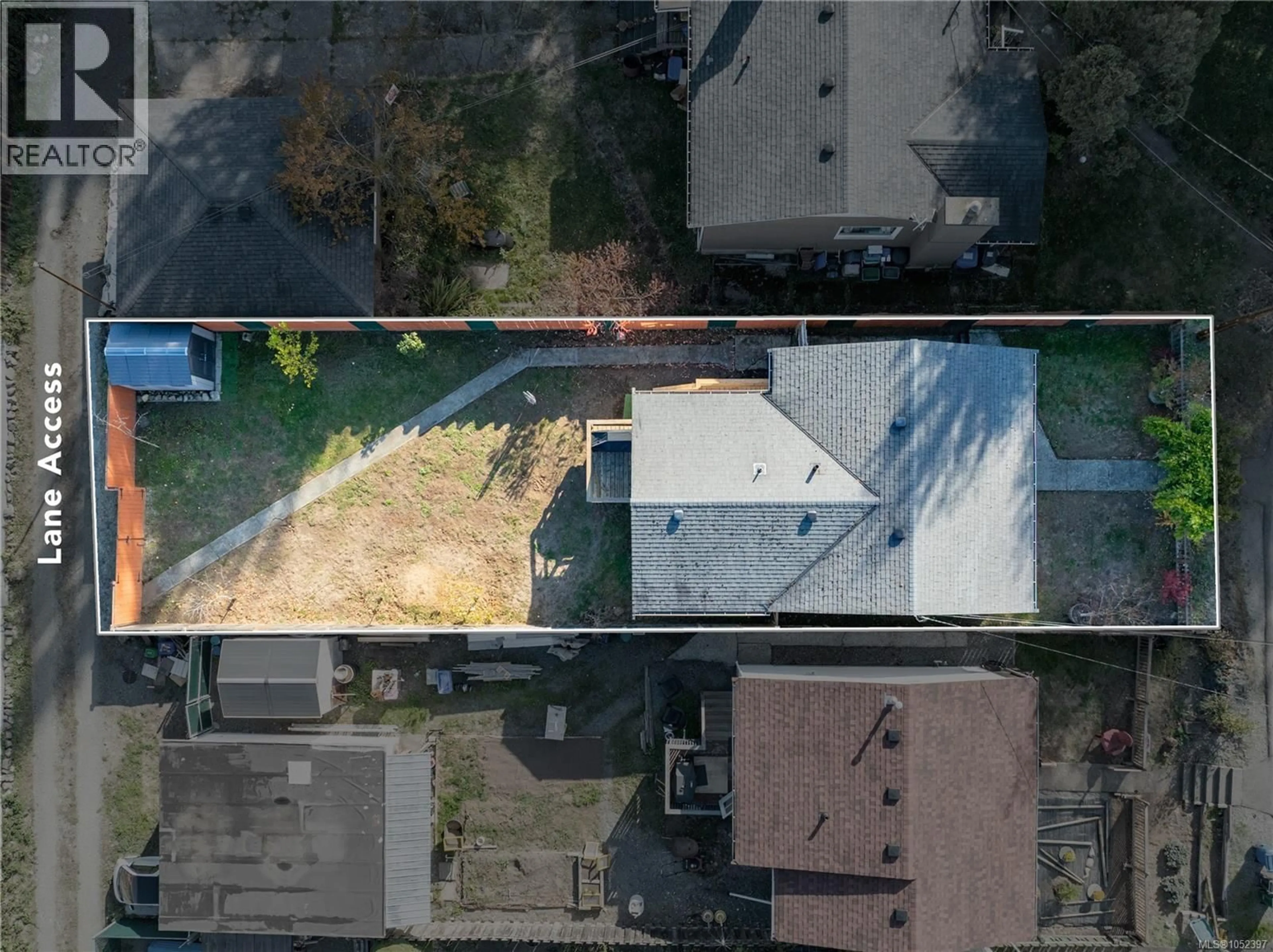 A pic from outside/outdoor area/front of a property/back of a property/a pic from drone, street for 243 PRINCESS STREET, Nanaimo British Columbia V9R4M8