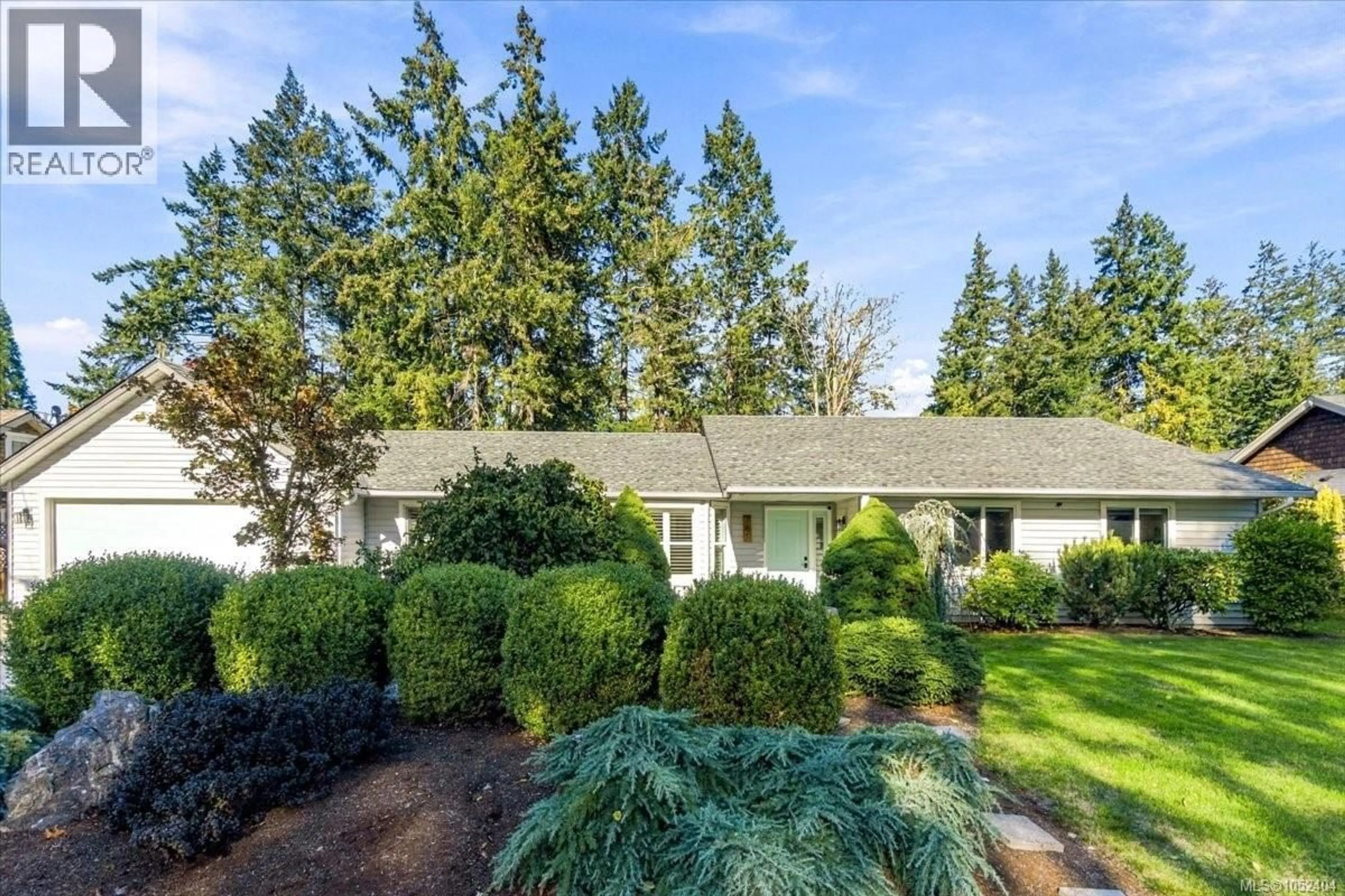 A pic from outside/outdoor area/front of a property/back of a property/a pic from drone, unknown for 781 SANDERSON ROAD, Parksville British Columbia V9P1A8
