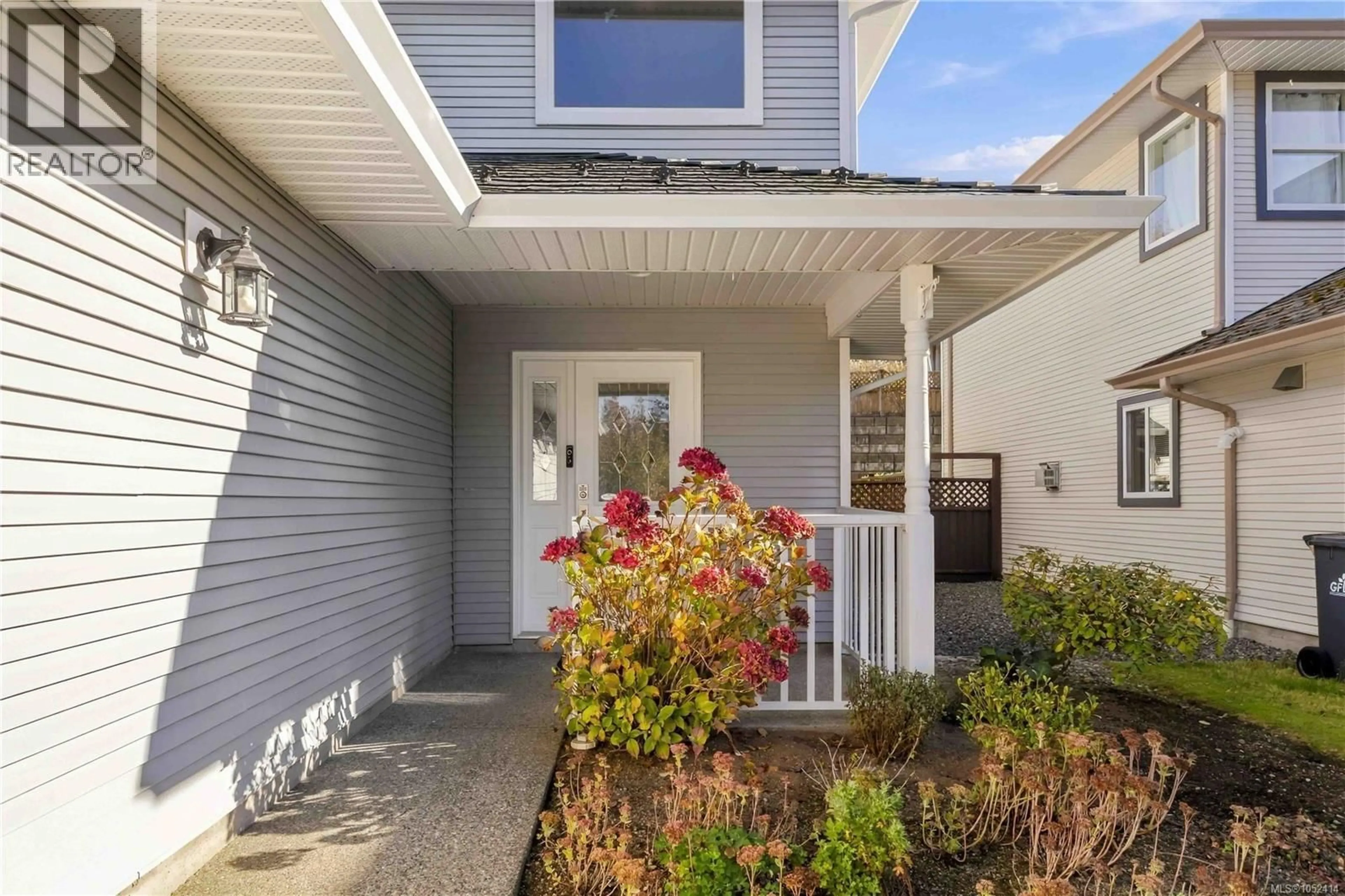 Home with vinyl exterior material, street for 6711 NOTT PLACE, Sooke British Columbia V9Z0H4