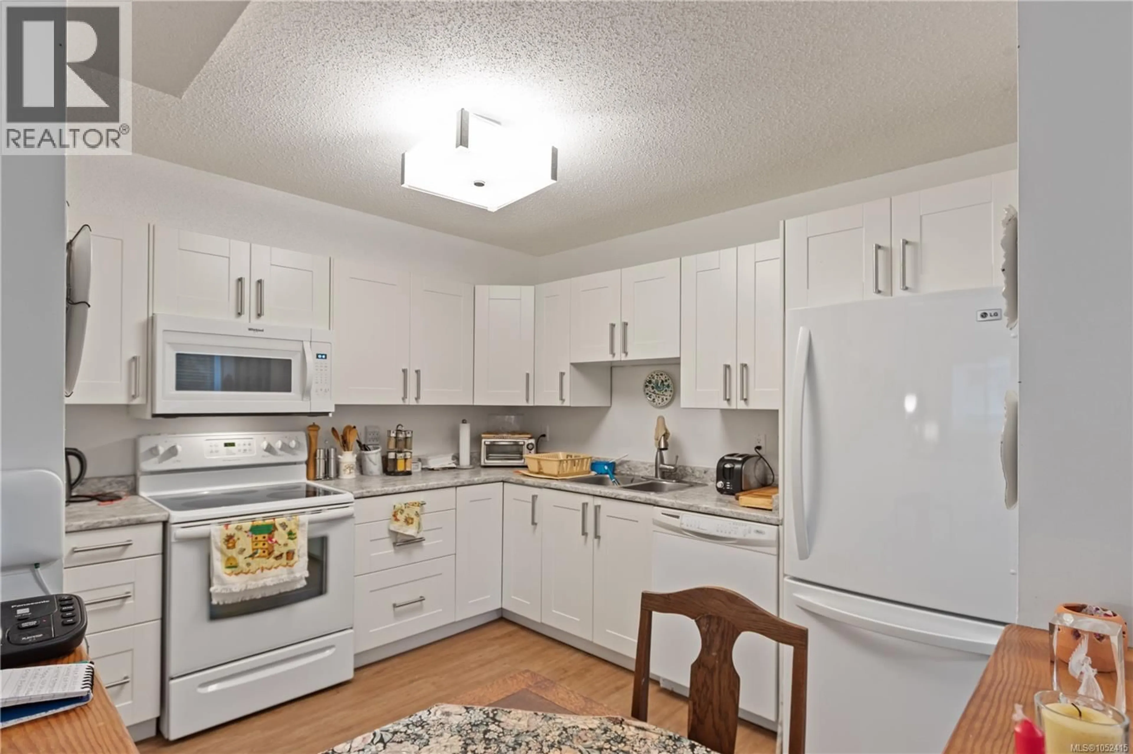 Standard kitchen, unknown for 311 - 6715 DOVER ROAD, Nanaimo British Columbia V9V1L8