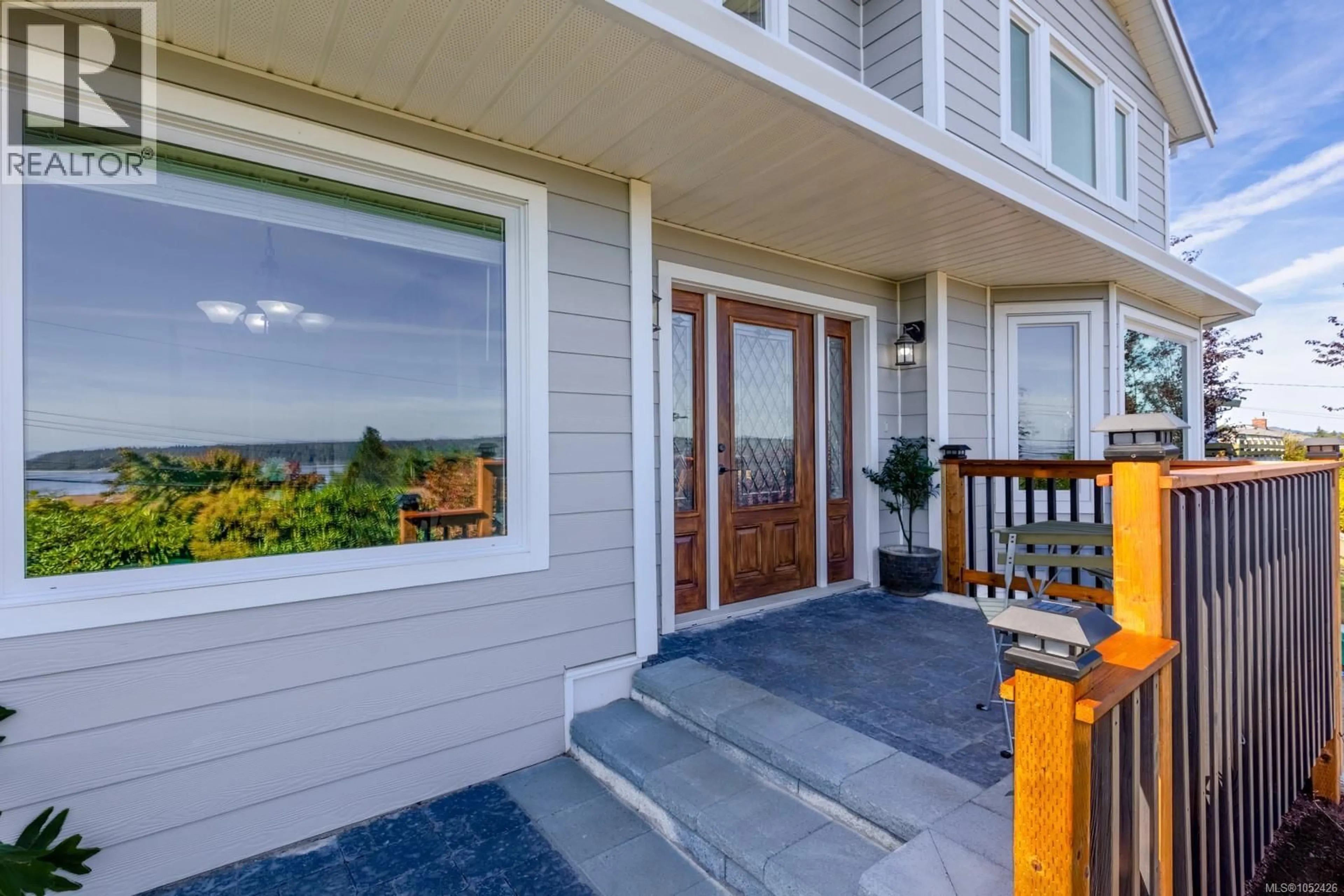 Home with vinyl exterior material, water/lake/river/ocean view for 392 CARNEGIE STREET, Campbell River British Columbia V9W2J5