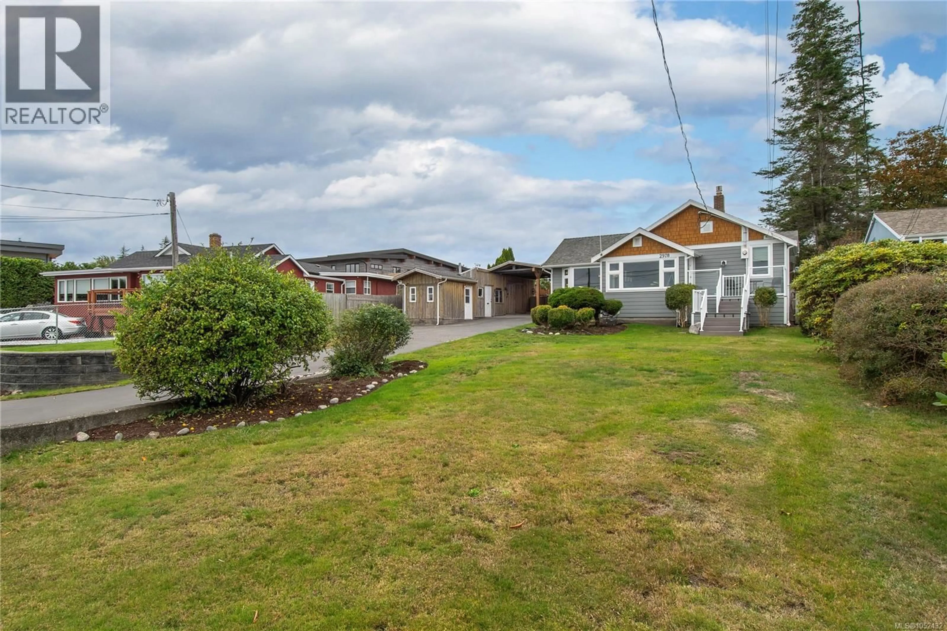 A pic from outside/outdoor area/front of a property/back of a property/a pic from drone, street for 2978 SOUTH ISLAND HIGHWAY, Campbell River British Columbia V9W1C8
