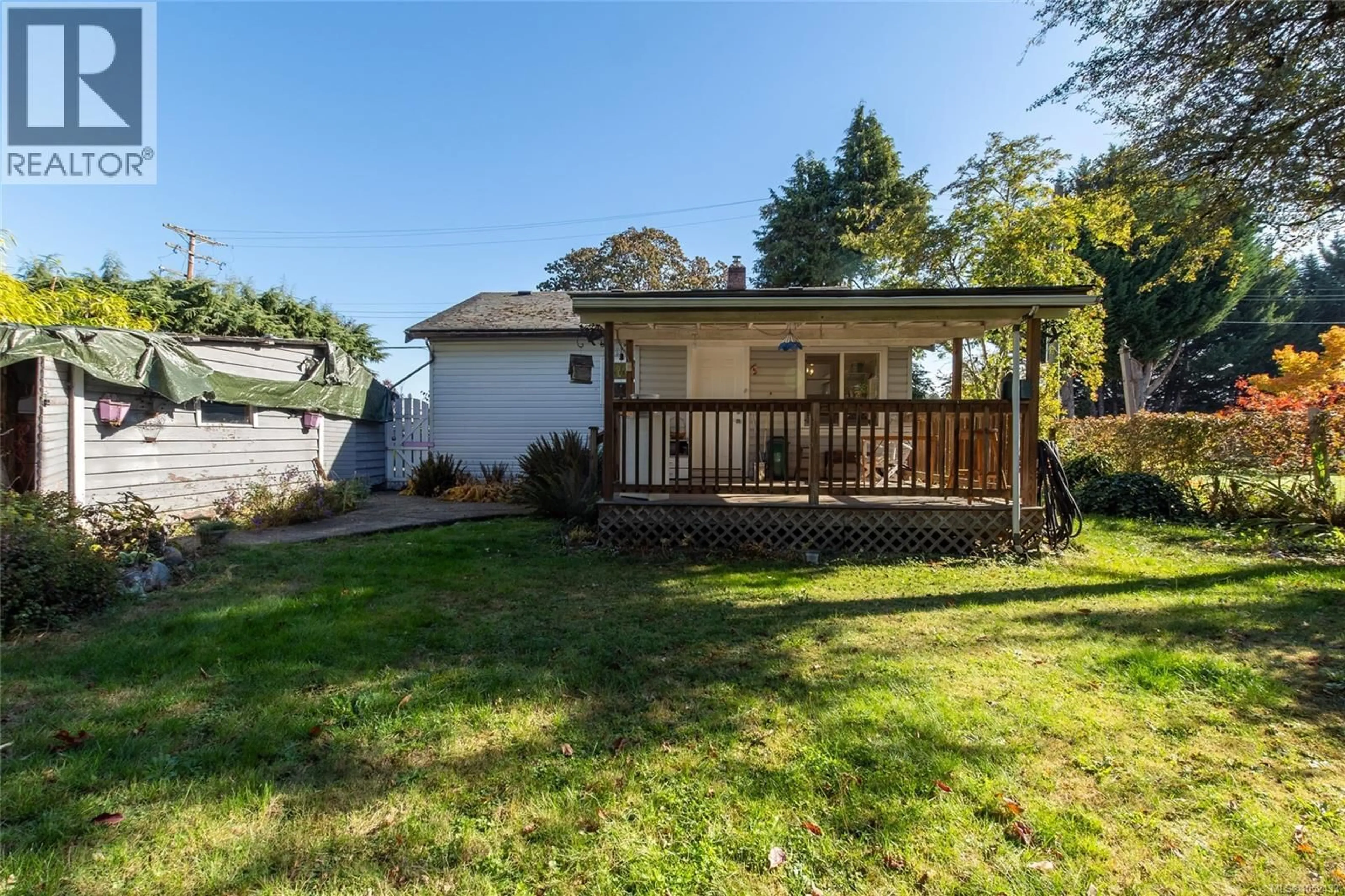A pic from outside/outdoor area/front of a property/back of a property/a pic from drone, unknown for 483 BEECH AVENUE, Duncan British Columbia V9L3J8
