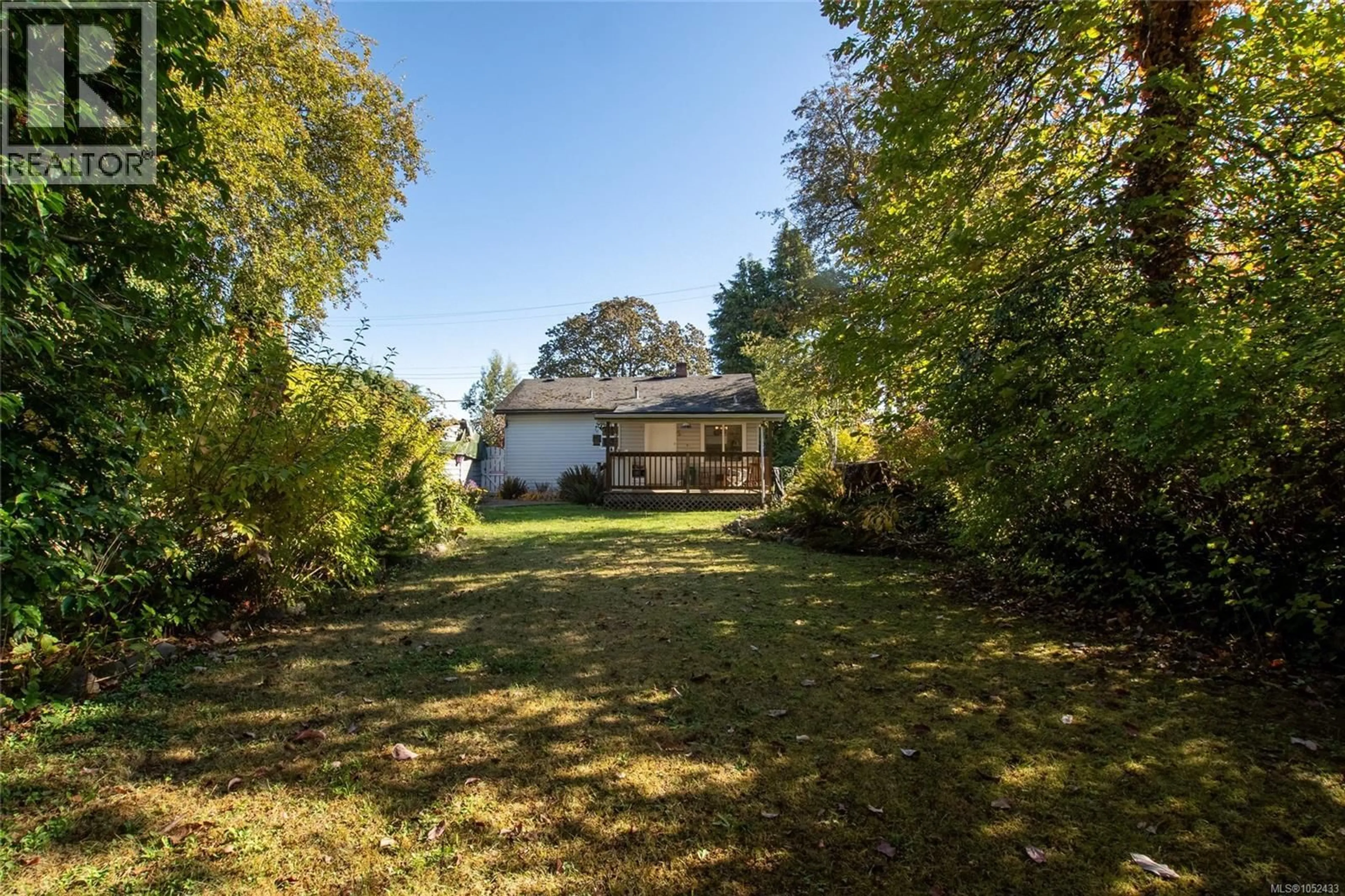 A pic from outside/outdoor area/front of a property/back of a property/a pic from drone, forest/trees view for 483 BEECH AVENUE, Duncan British Columbia V9L3J8