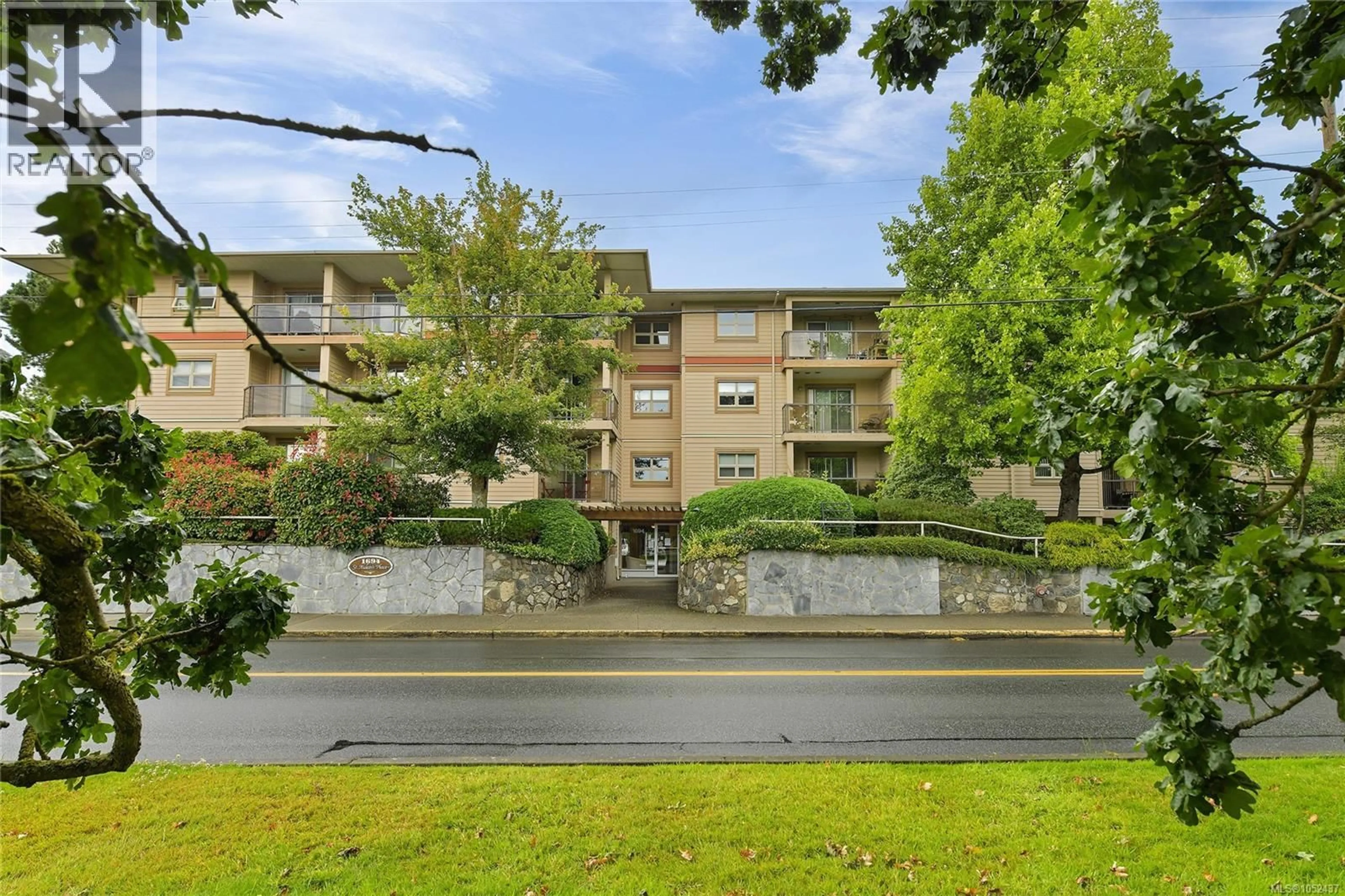 A pic from outside/outdoor area/front of a property/back of a property/a pic from drone, unknown for 301 - 1694 CEDAR HILL CROSS ROAD, Saanich British Columbia V8P2P7