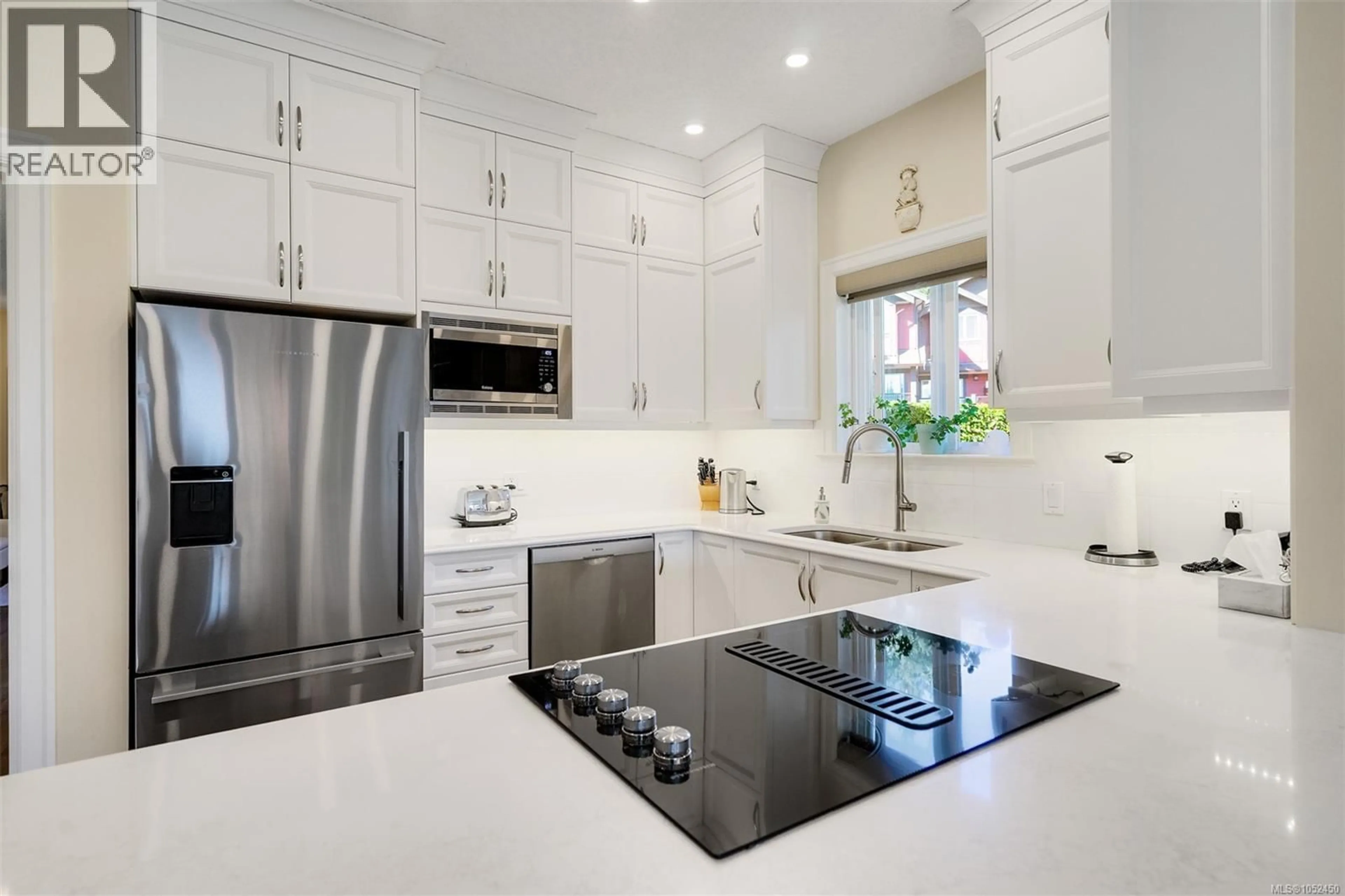 Contemporary kitchen, ceramic/tile floor for 41 - 486 ROYAL BAY DRIVE, Colwood British Columbia V9C4L7