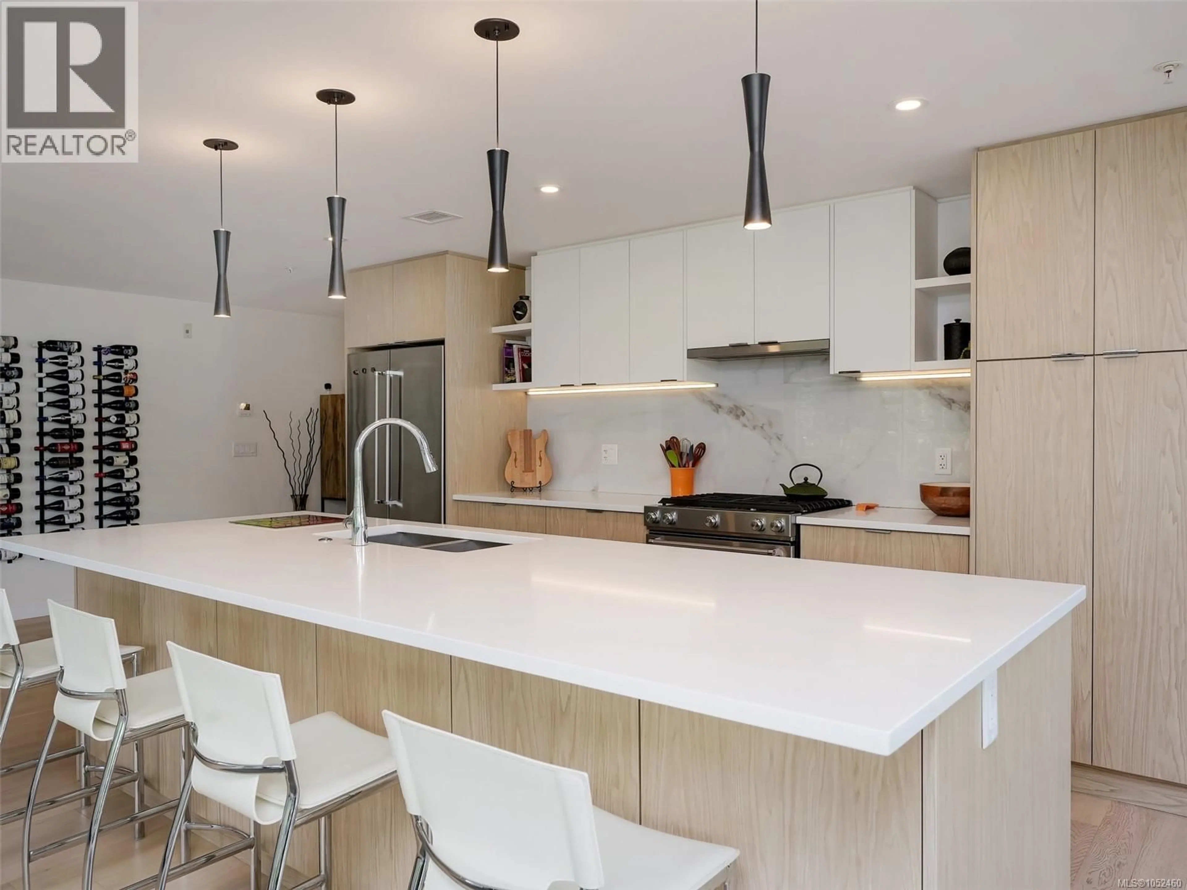 Contemporary kitchen, unknown for M102 - 5118 CORDOVA BAY ROAD, Saanich British Columbia V8Y2K5