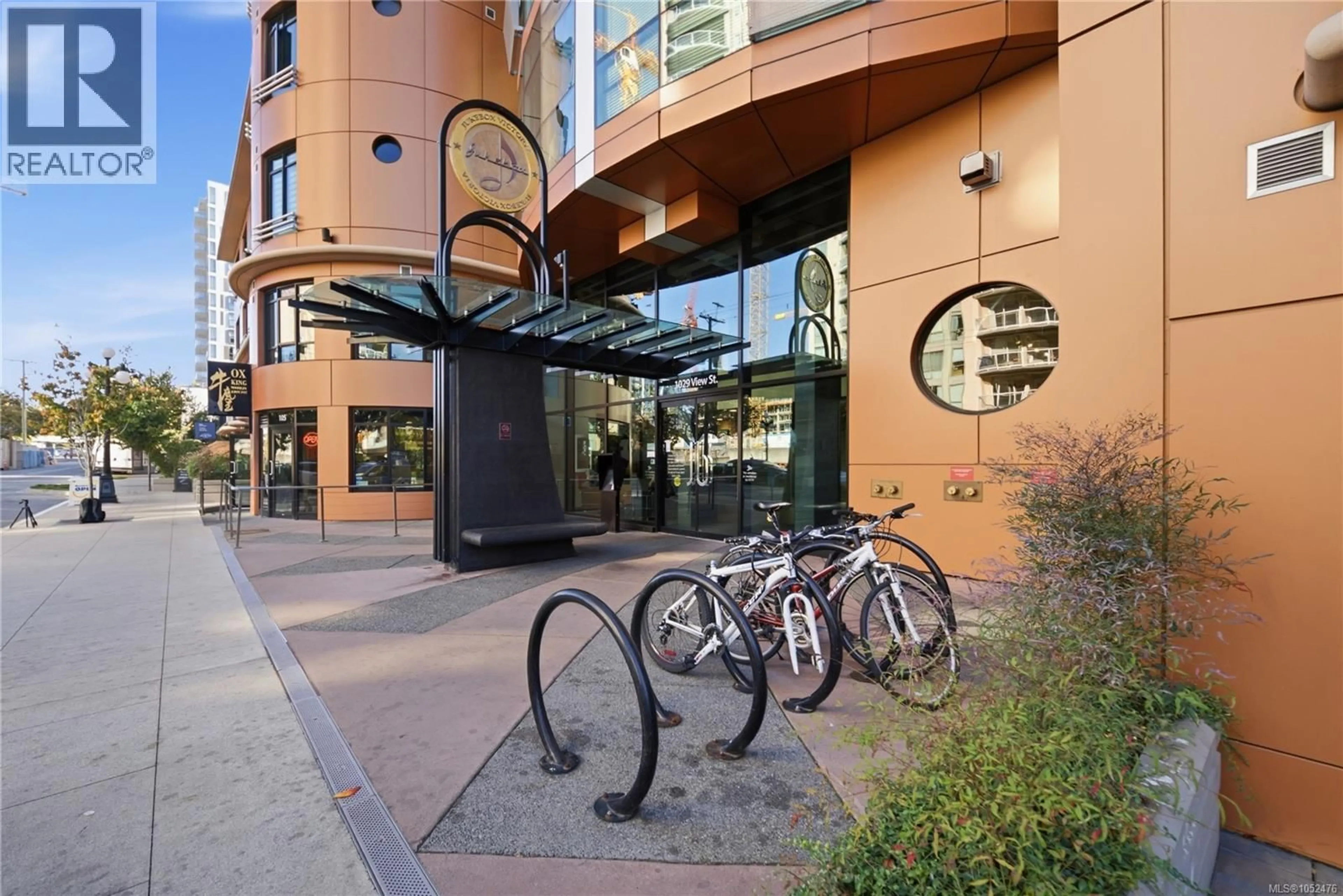 Indoor foyer for 415 - 1029 VIEW STREET, Victoria British Columbia V8V0C9