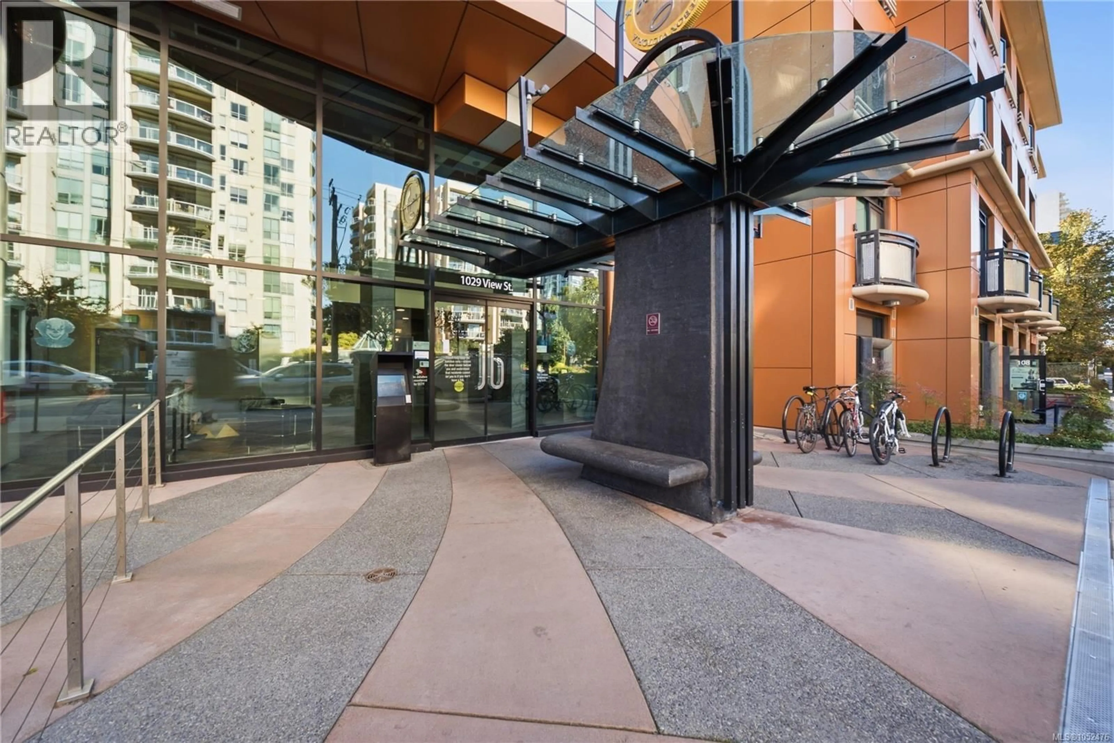 Indoor foyer for 415 - 1029 VIEW STREET, Victoria British Columbia V8V0C9