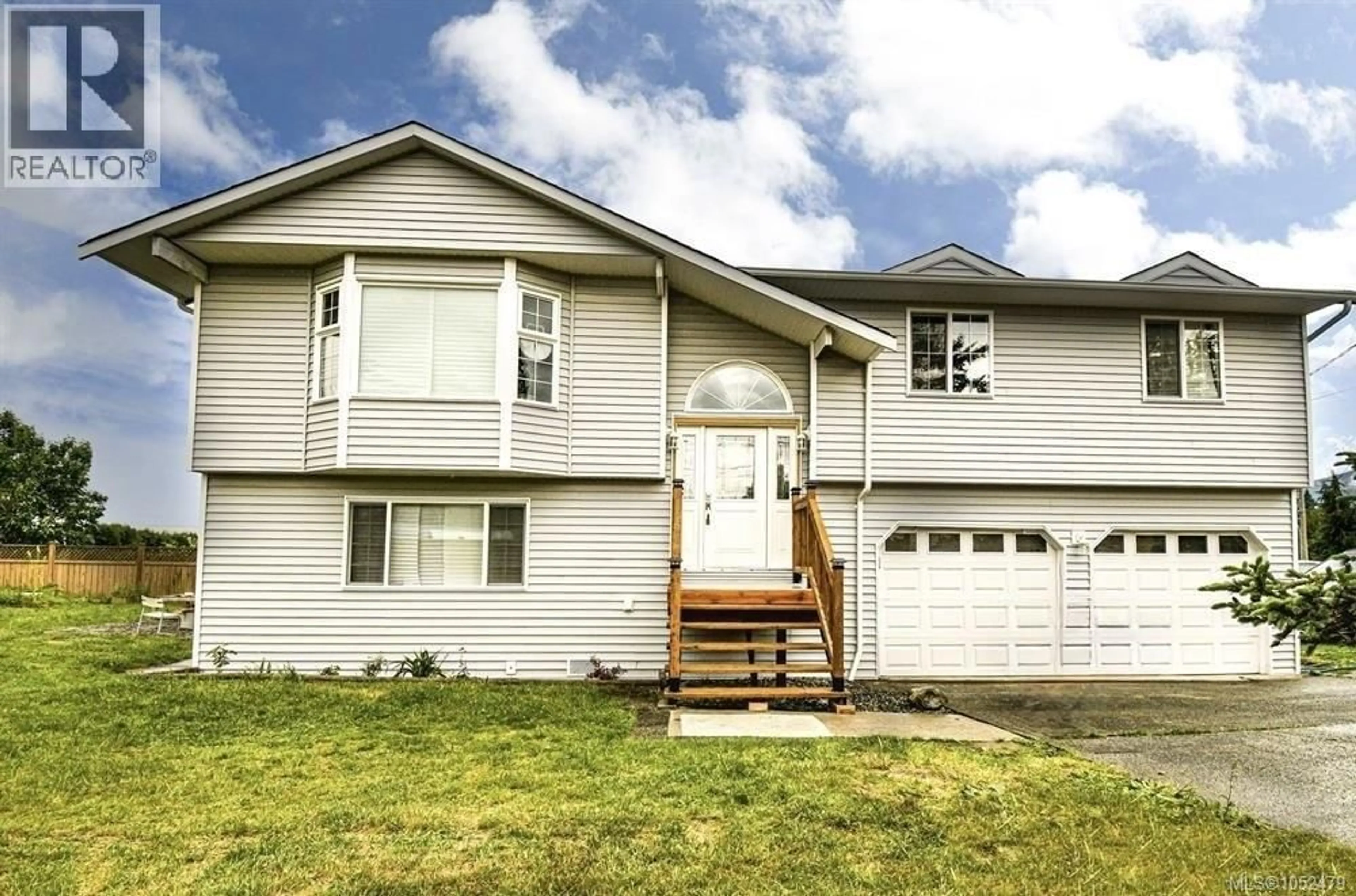 Home with vinyl exterior material, street for 100 CHANTRELLS PLACE, Nanaimo British Columbia V9T5P4