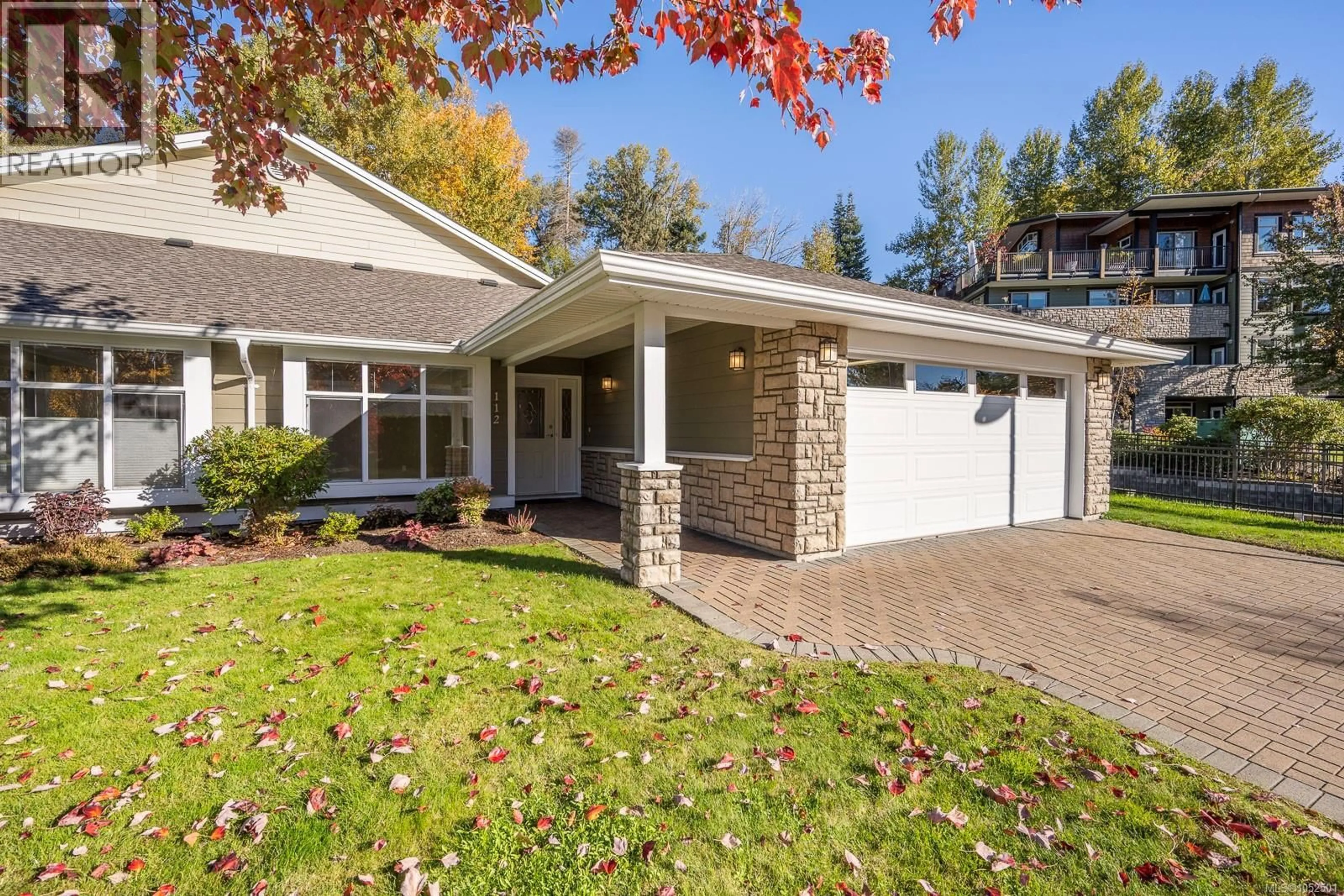 Home with vinyl exterior material, street for 112 - 44 ANDERTON AVENUE, Courtenay British Columbia V9N2G8