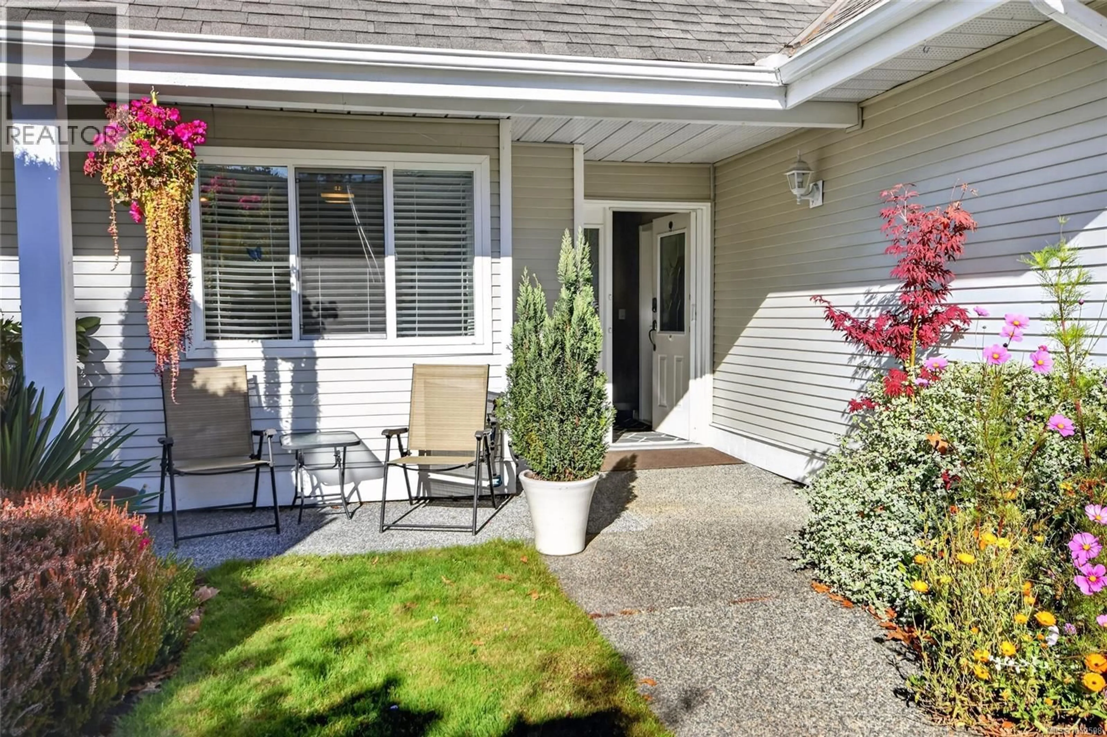 Patio, street for 5324 ARBOUR LANE, Nanaimo British Columbia V9T6E5