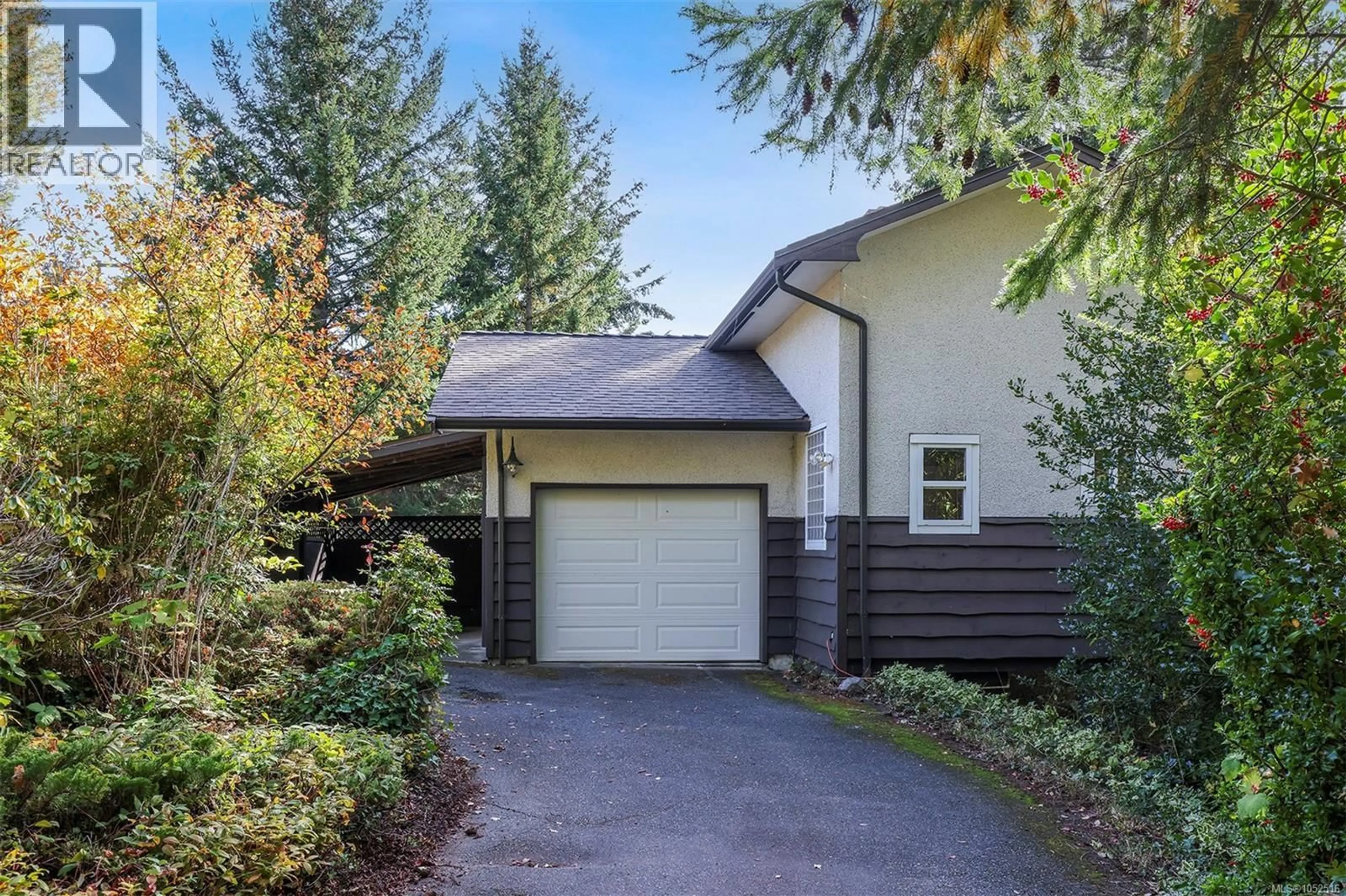 Home with vinyl exterior material, street for 1183 MOORE ROAD, Comox British Columbia V9M3X1