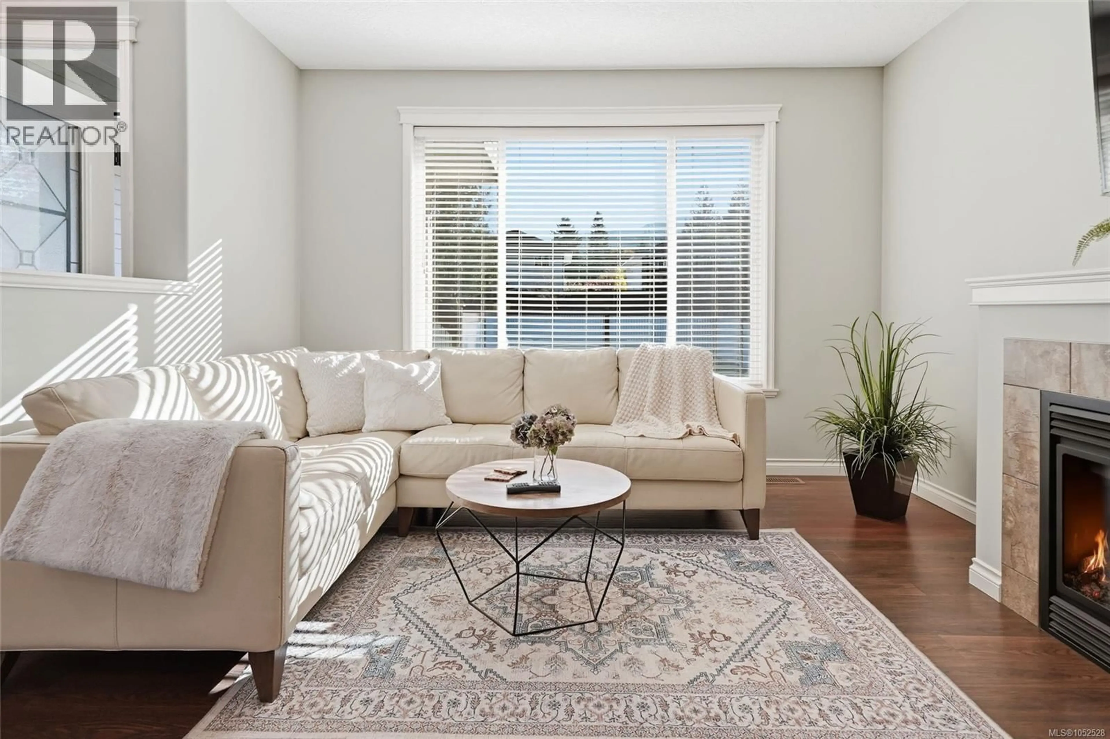 Living room with furniture, unknown for 1333 4TH AVENUE, Ladysmith British Columbia V9G1R4