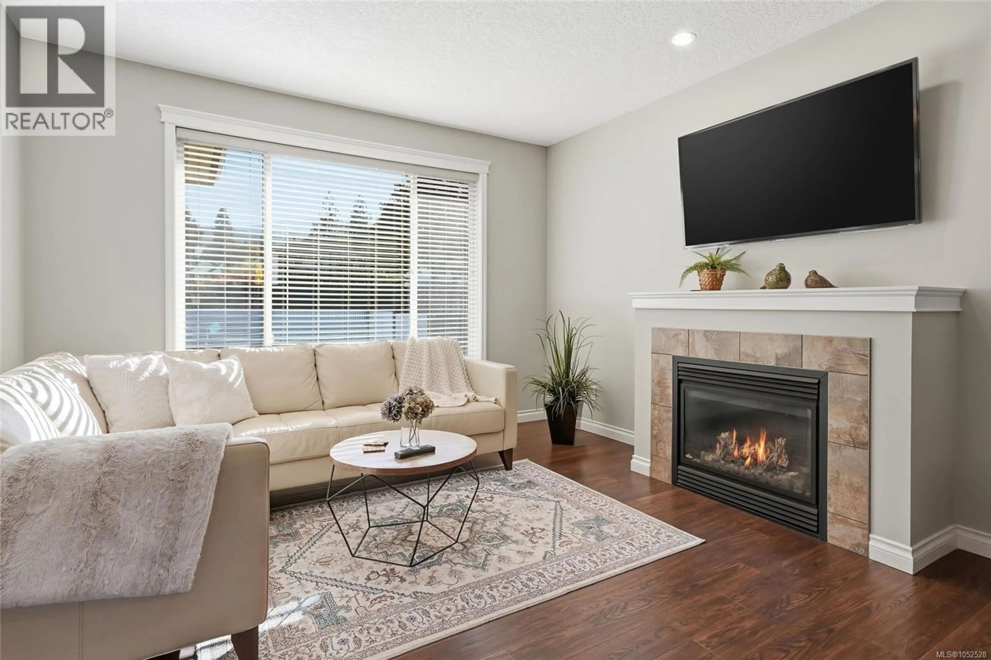 Living room with furniture, unknown for 1333 4TH AVENUE, Ladysmith British Columbia V9G1R4