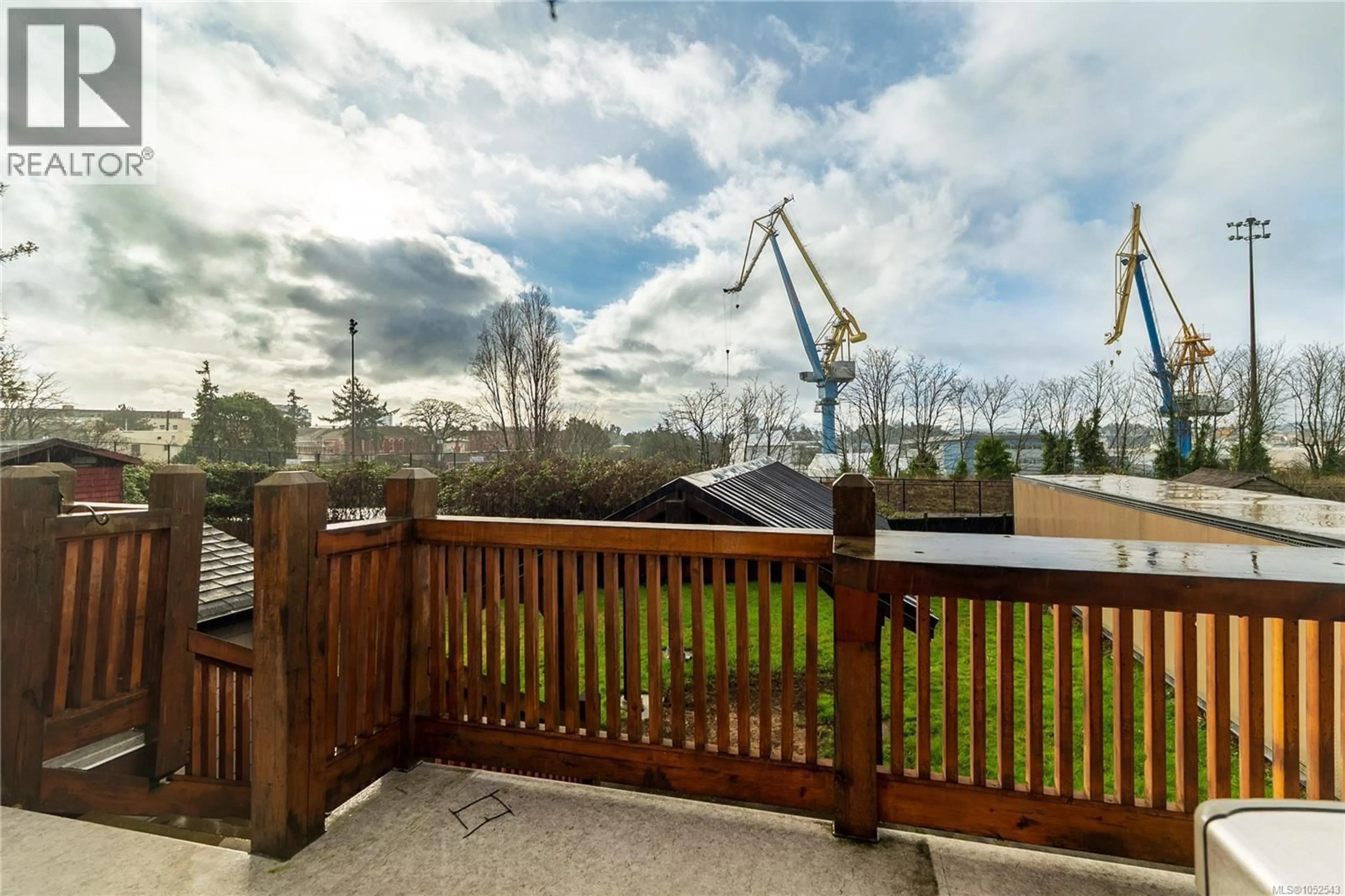 A pic from outside/outdoor area/front of a property/back of a property/a pic from drone, unknown for 847 ADMIRALS ROAD, Esquimalt British Columbia V9A2P1
