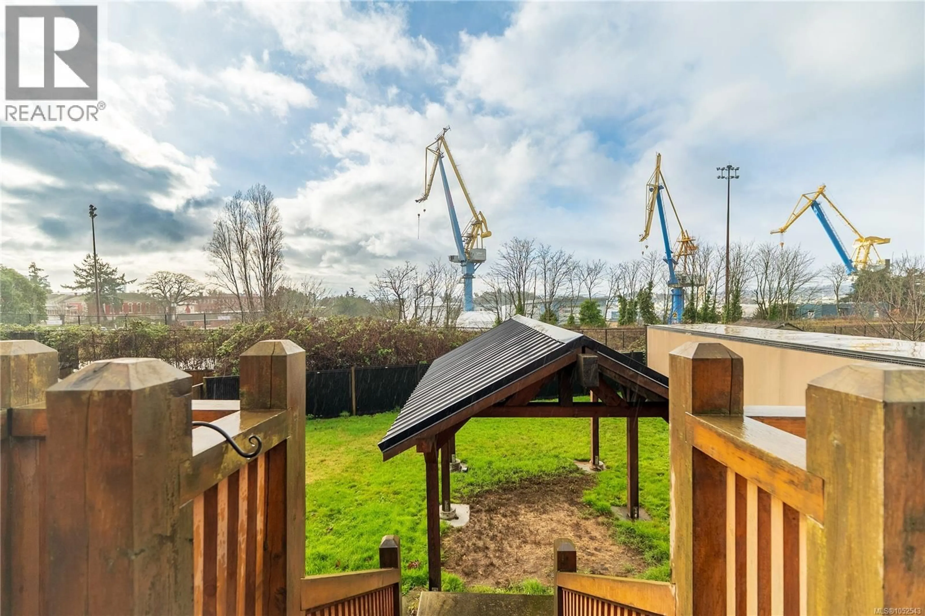 A pic from outside/outdoor area/front of a property/back of a property/a pic from drone, unknown for 847 ADMIRALS ROAD, Esquimalt British Columbia V9A2P1